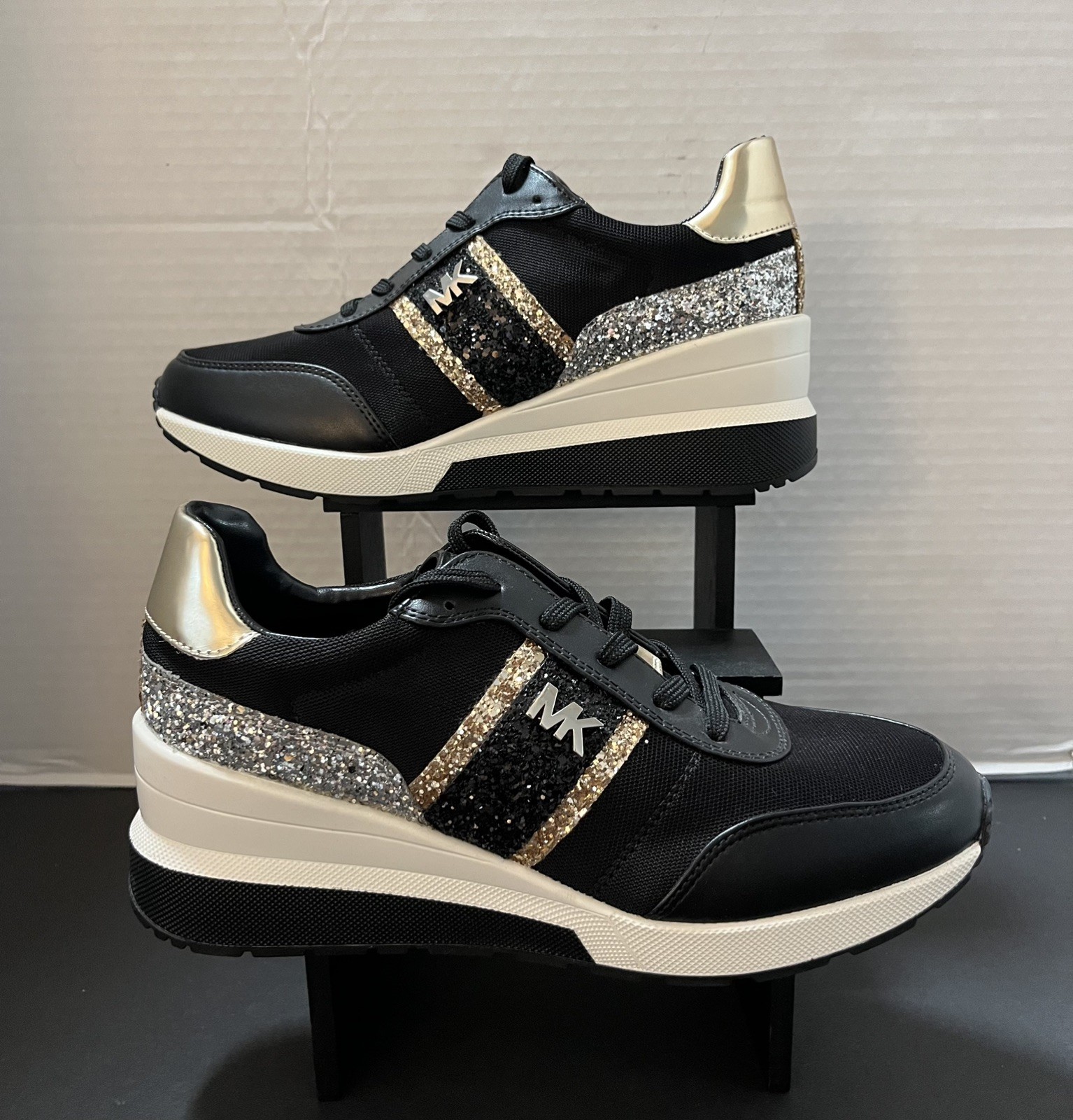 New Michael KORS Mabel Black Glitter MK Logo Wedge Trainer Sneakers – Women’s 10