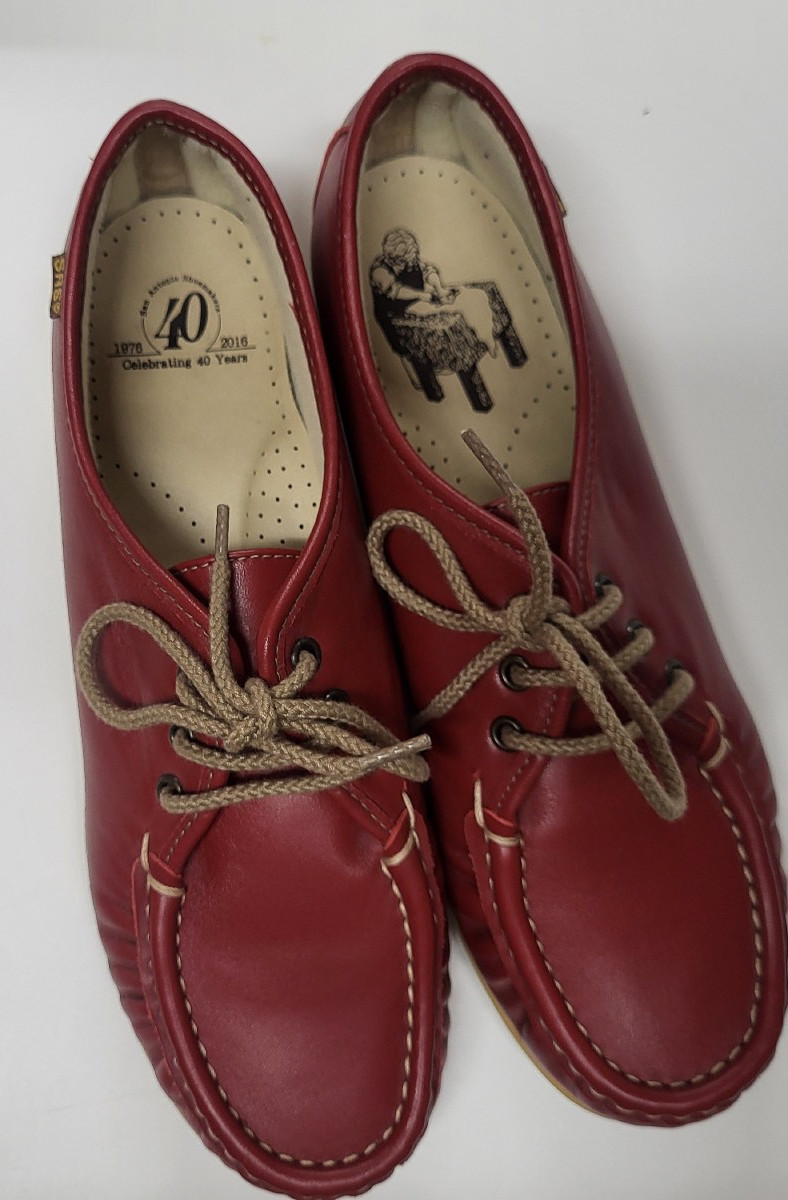SAS Lace Up Comfort Shoes Siesta 40 Ruby Size 9.5 N w/ New Laces & Box