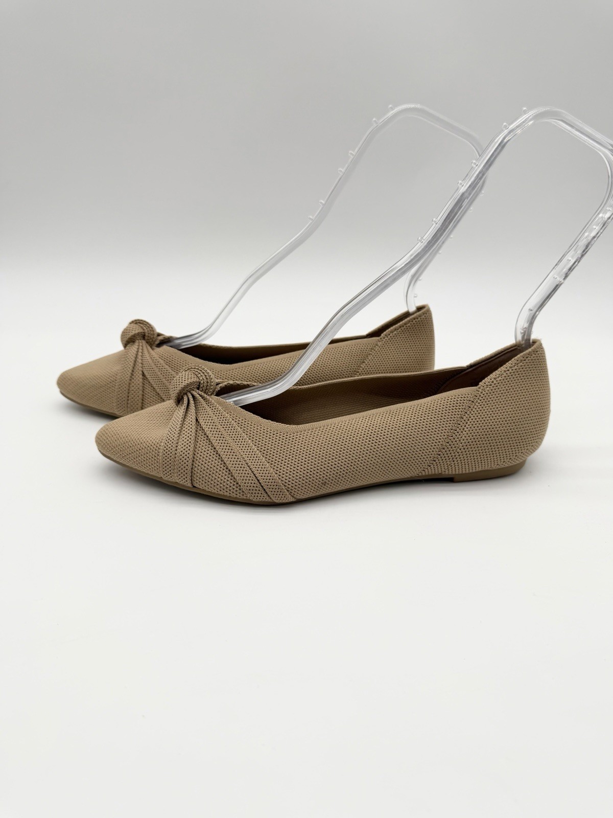 Tahari Catalina Knit SlipOn Flats Pointed Toe Knit Bow Detail Nude Size 9 New