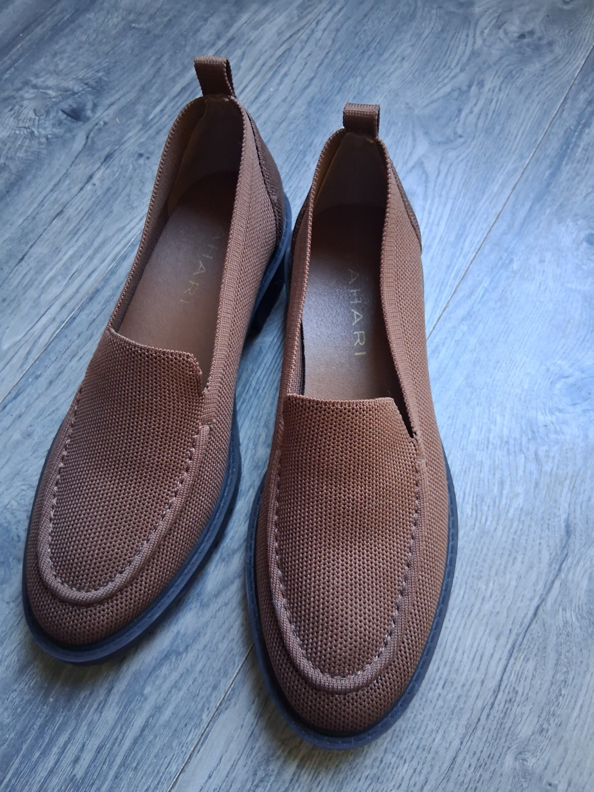 Tahari Vegan Textile Fabric Upper Brown Slip On Loafers Size 7.5-Business/Casual