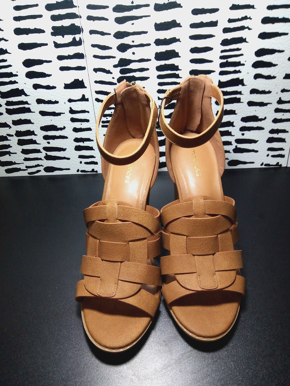 Maurices Brandy Medallion Block Heel Sandals Shoes Open Toe Women’s 8.5