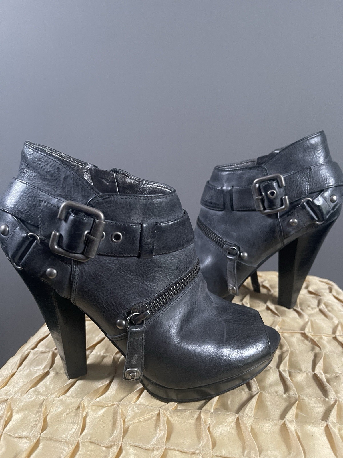 GUESS Boots Womens 5.5M Zip Platform Stiletto Ankle Booties Black