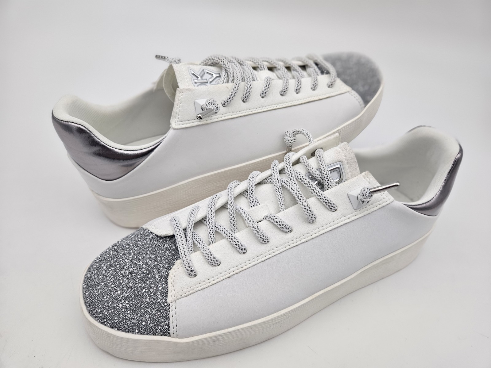 DKNY Ginali Metallic Cap Toe Sneaker Womens 10M