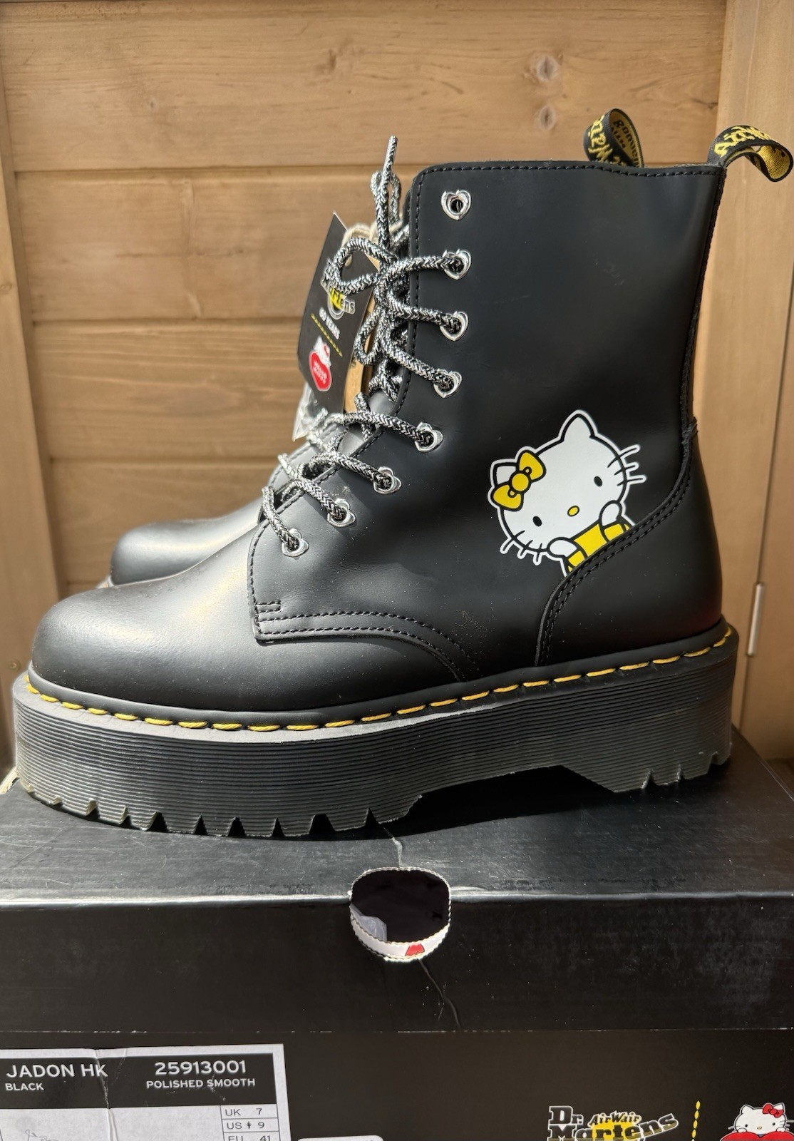 LIMITED EDITION Dr. Martens x Hello Kitty 60th Anniversary Jadon US 9 Women