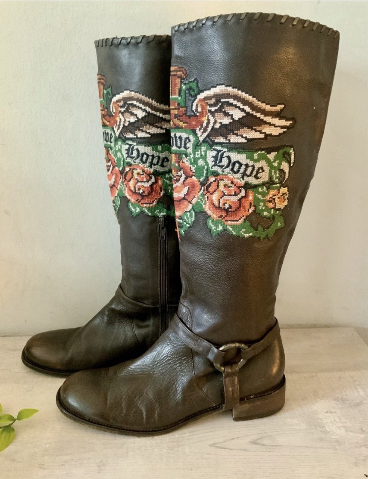 ISABELLA FIORE Y2K FAITH LOVE HOPE LEATHER & EMBROIDERED BOOTS 10
