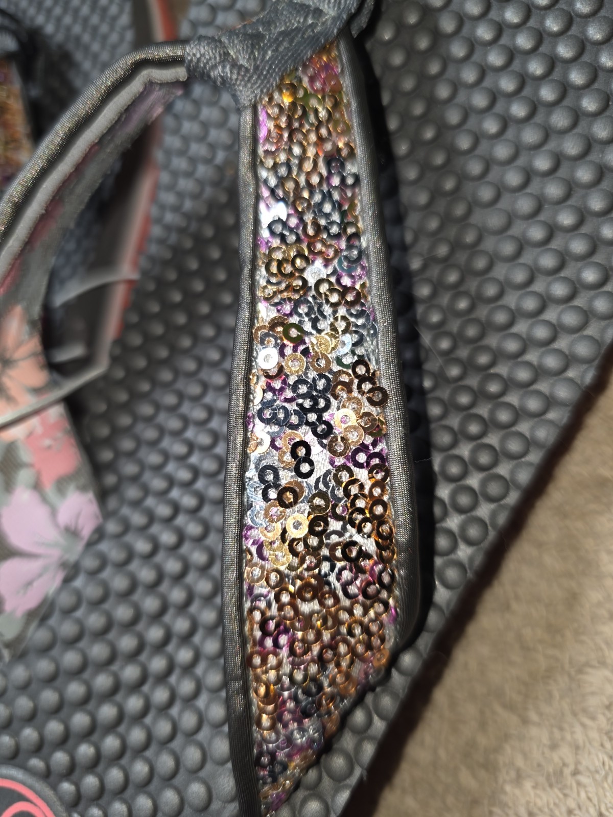 NWT Juicy Couture Gray Sequin Strap Heart Logo Flip Flop Sandals Women’s US 8