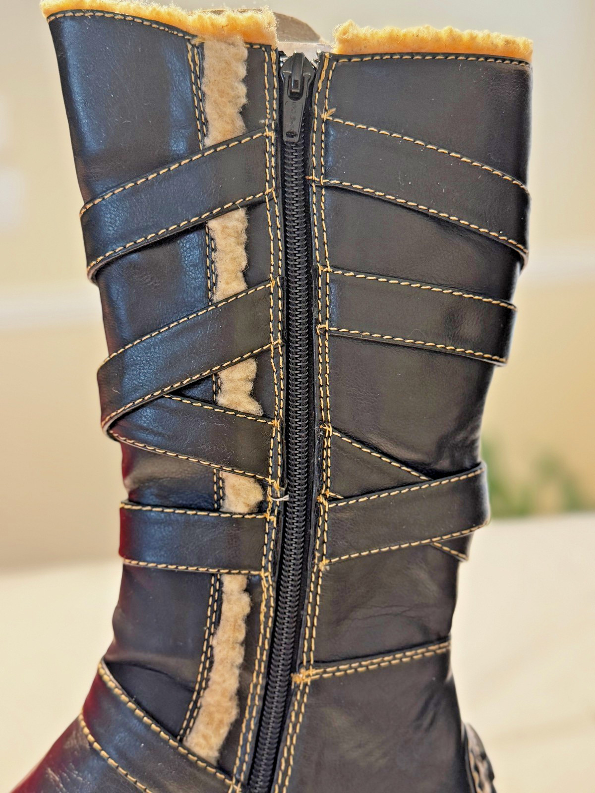 Go Max Yes Winter Boot in Black with Faux Shearling US Women’s Size 6.5 (M18)