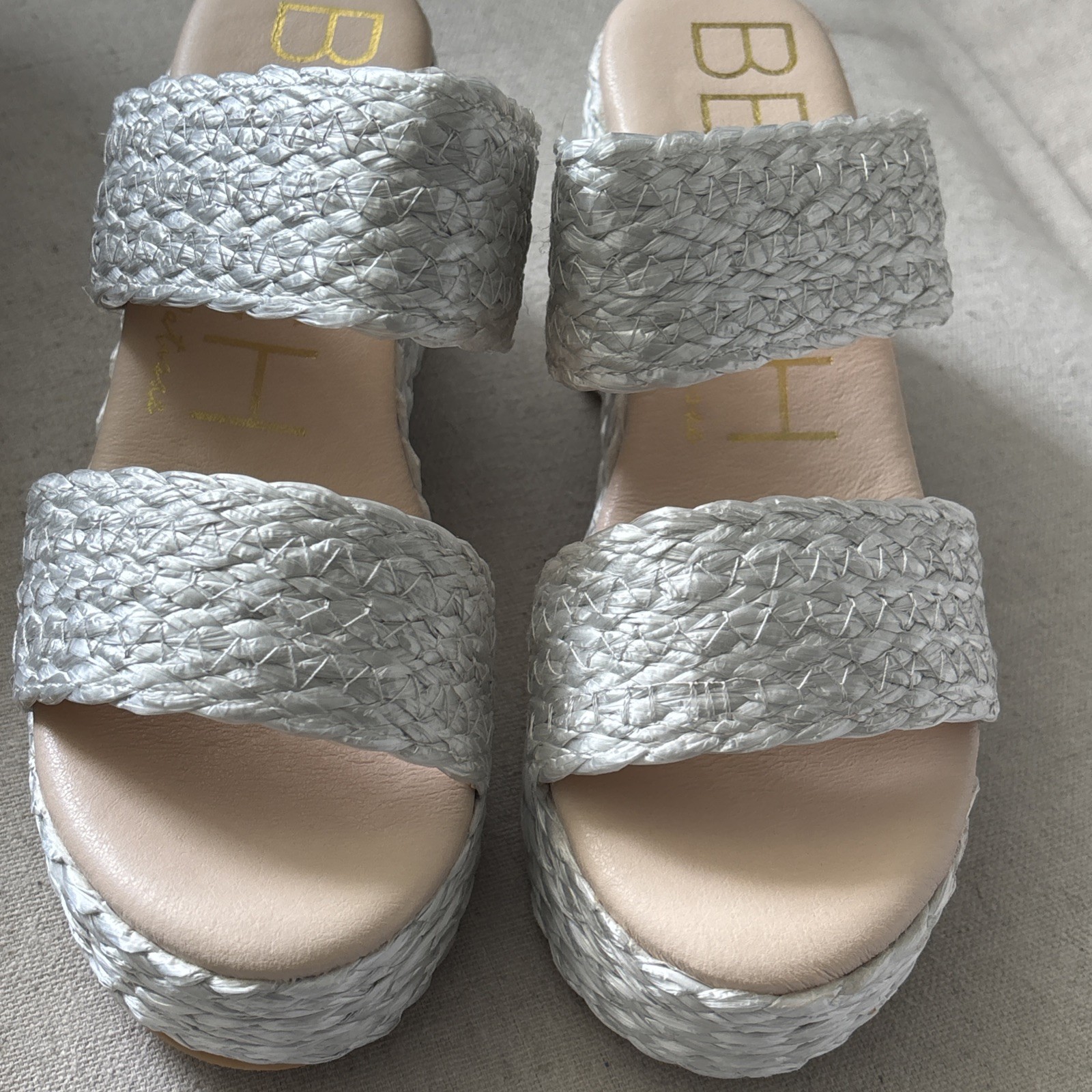 BEACH BY MATISSE OCEAN AVE SILVER RAFFIA PLATFORM SANDALS 8M