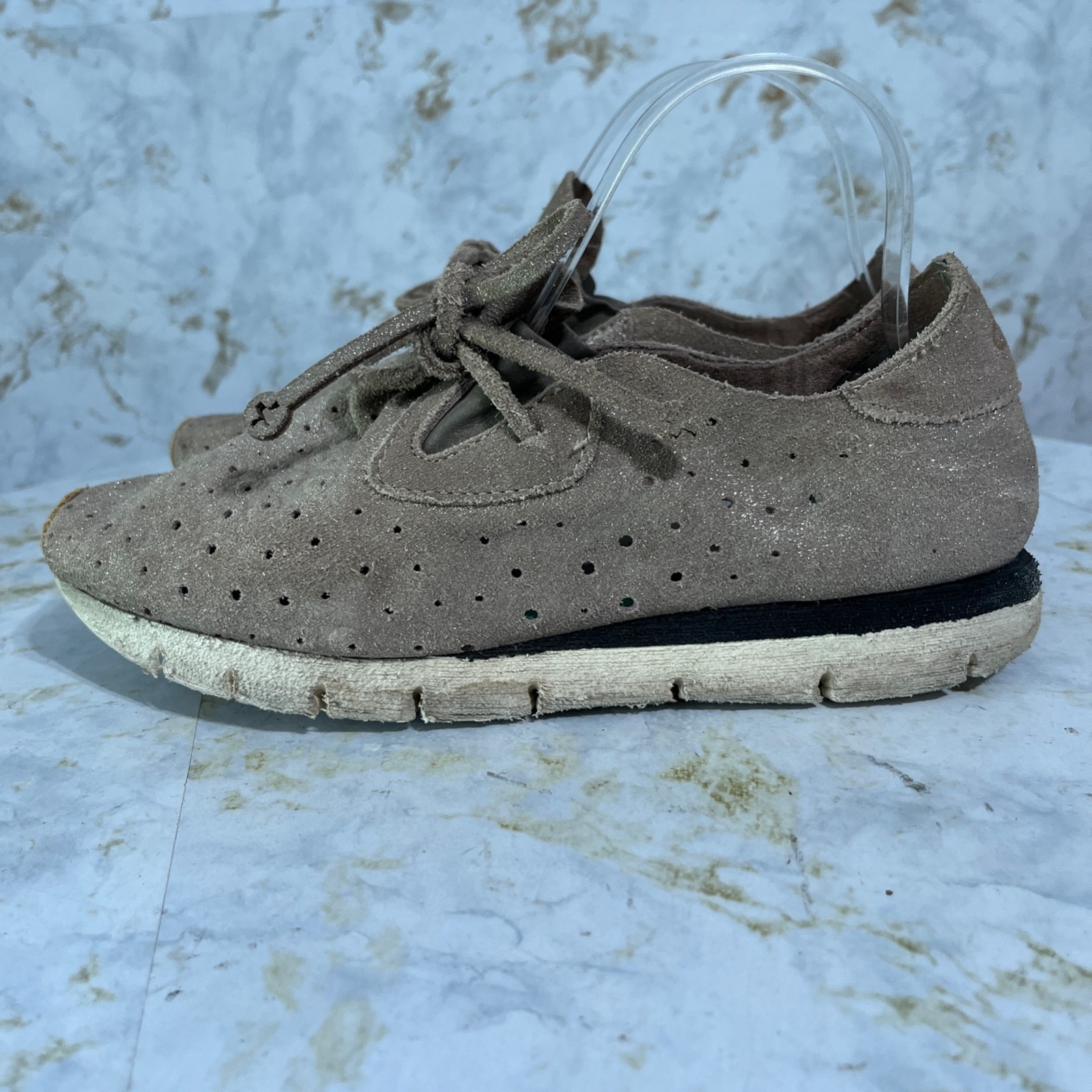 OTBT Lunar Women’s Size 8M Shoes Beige Suede Comfort Trainer Fashion Sneakers