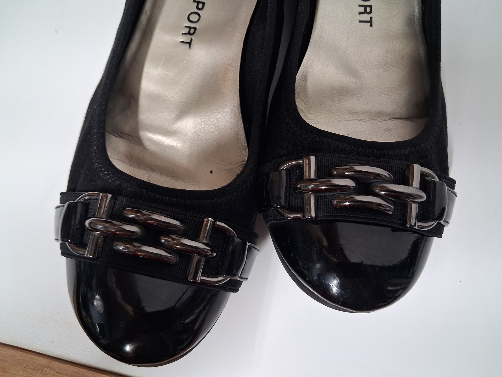 Womens Size 7 1/2 M – ANNE KLEIN SPORT Black Patent Cap Toe Ballet Flats