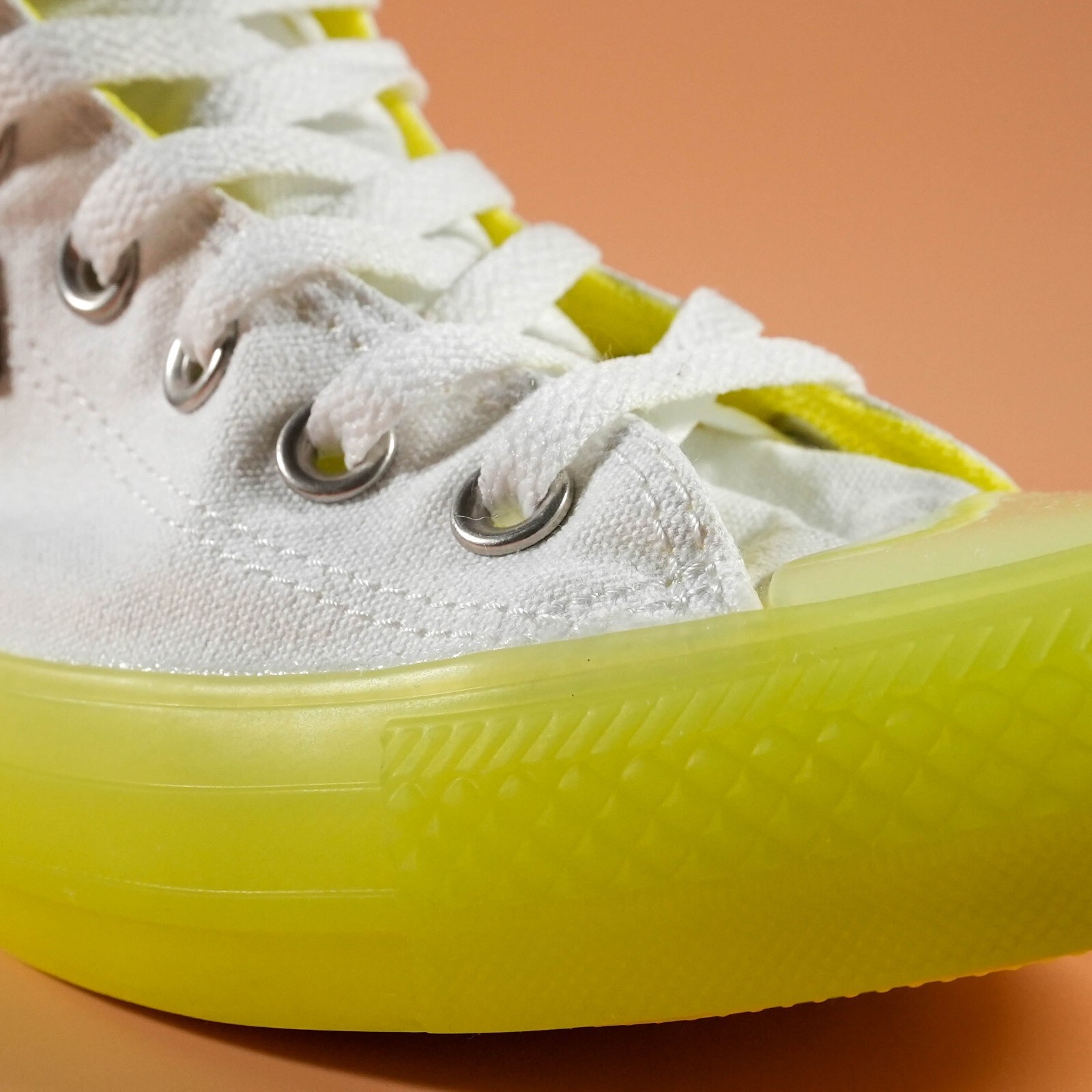 Converse Women’s Chuck Taylor 6 All Star High ‘Buckle Up – White Volt’ Size 6 US