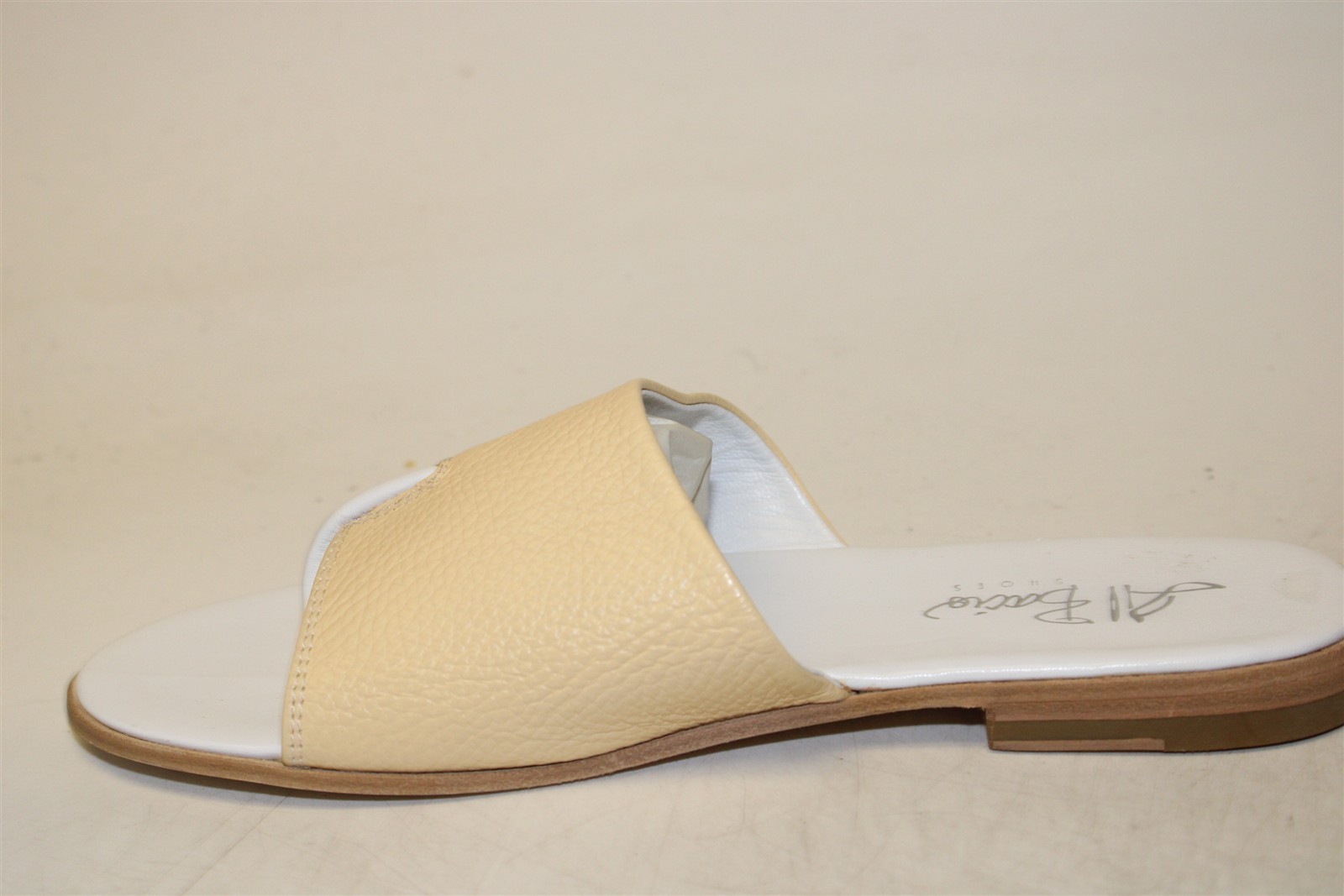 Al Bacio Buttercream Leather Toe Post Slides Italy Made Womens 9 39 Shoes D057