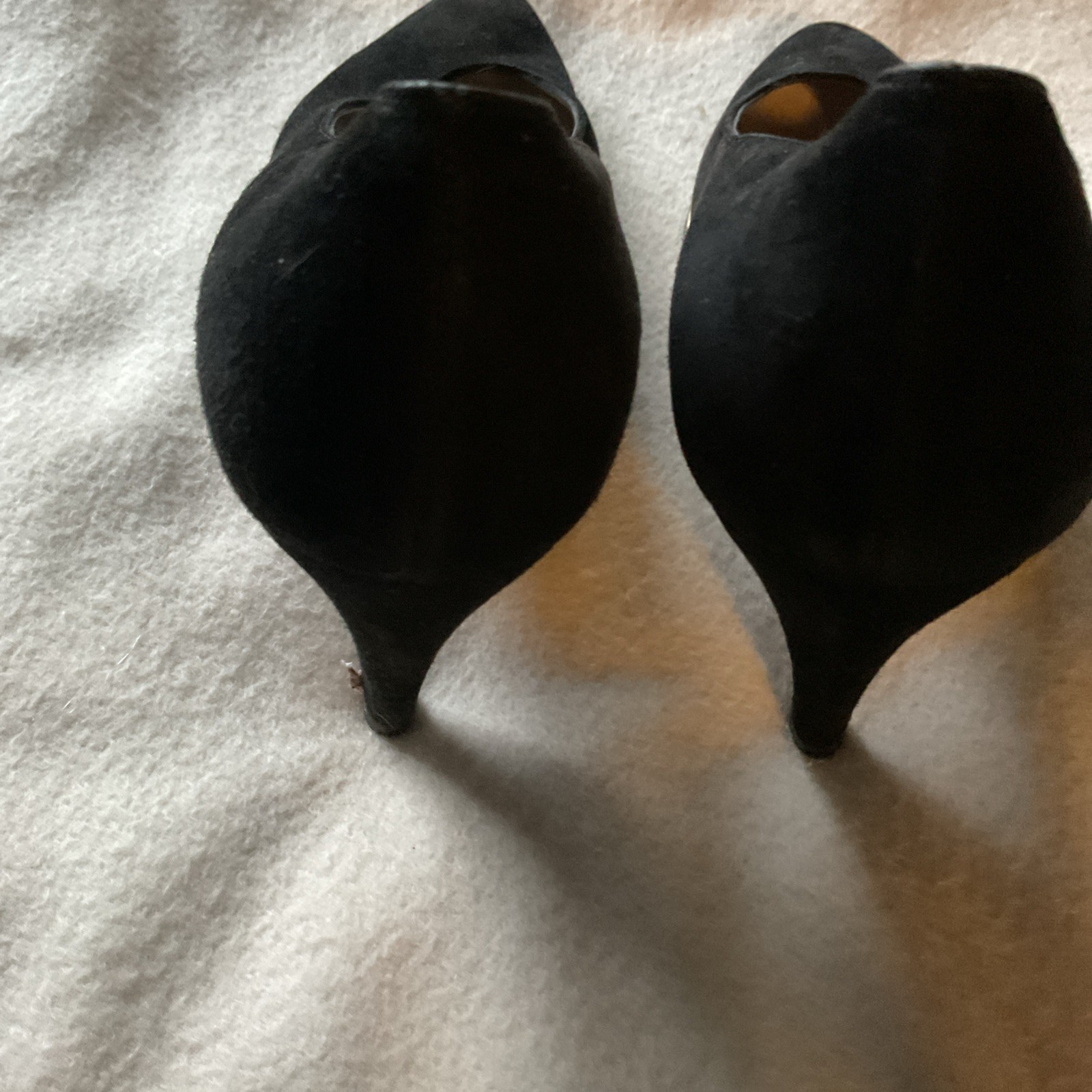 Bruno Magli BLACK Vintage Suede Pumps, Slip On 3.25″ HEEL Size 8AAA