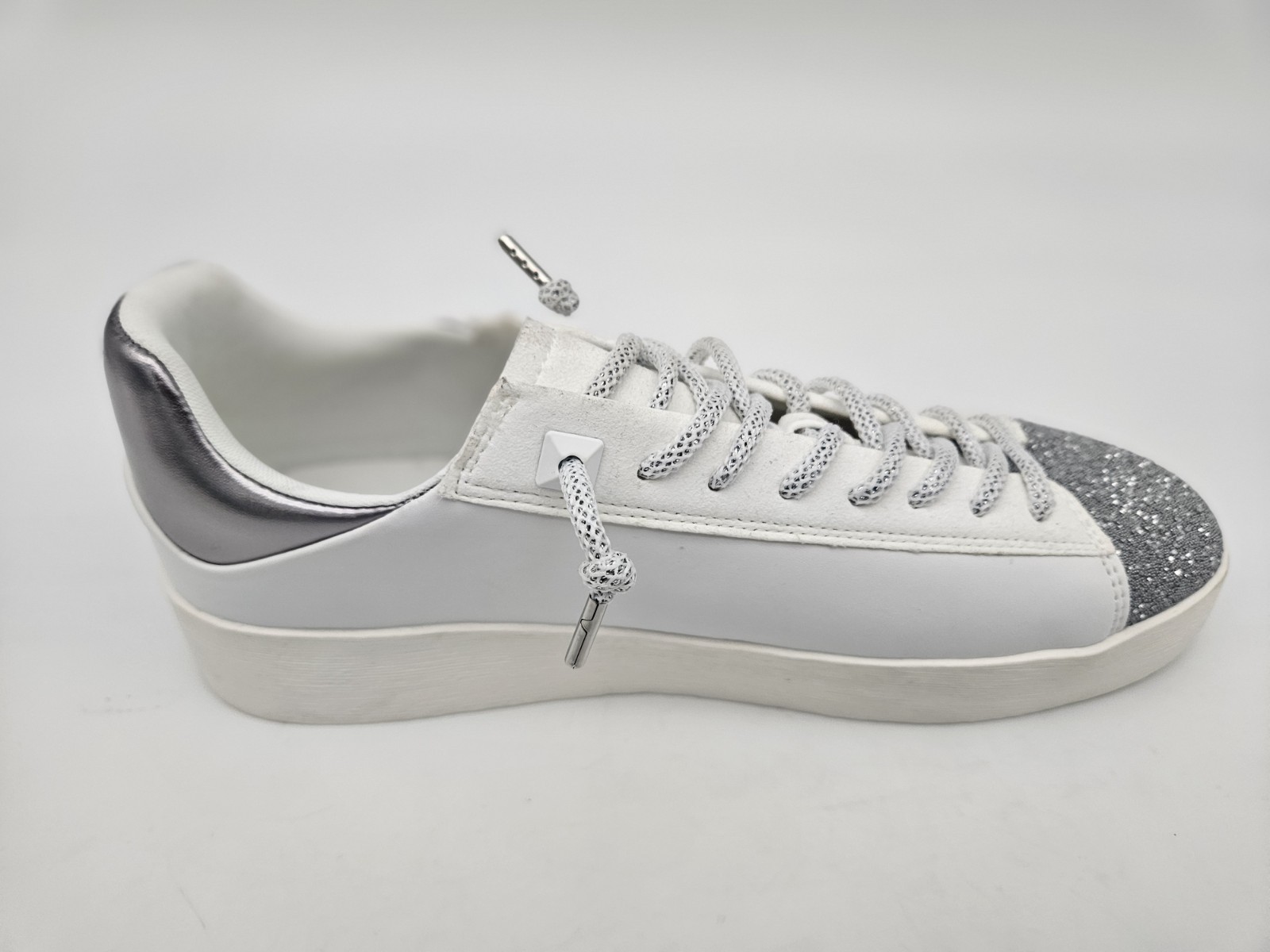DKNY Ginali Metallic Cap Toe Sneaker Womens 10M