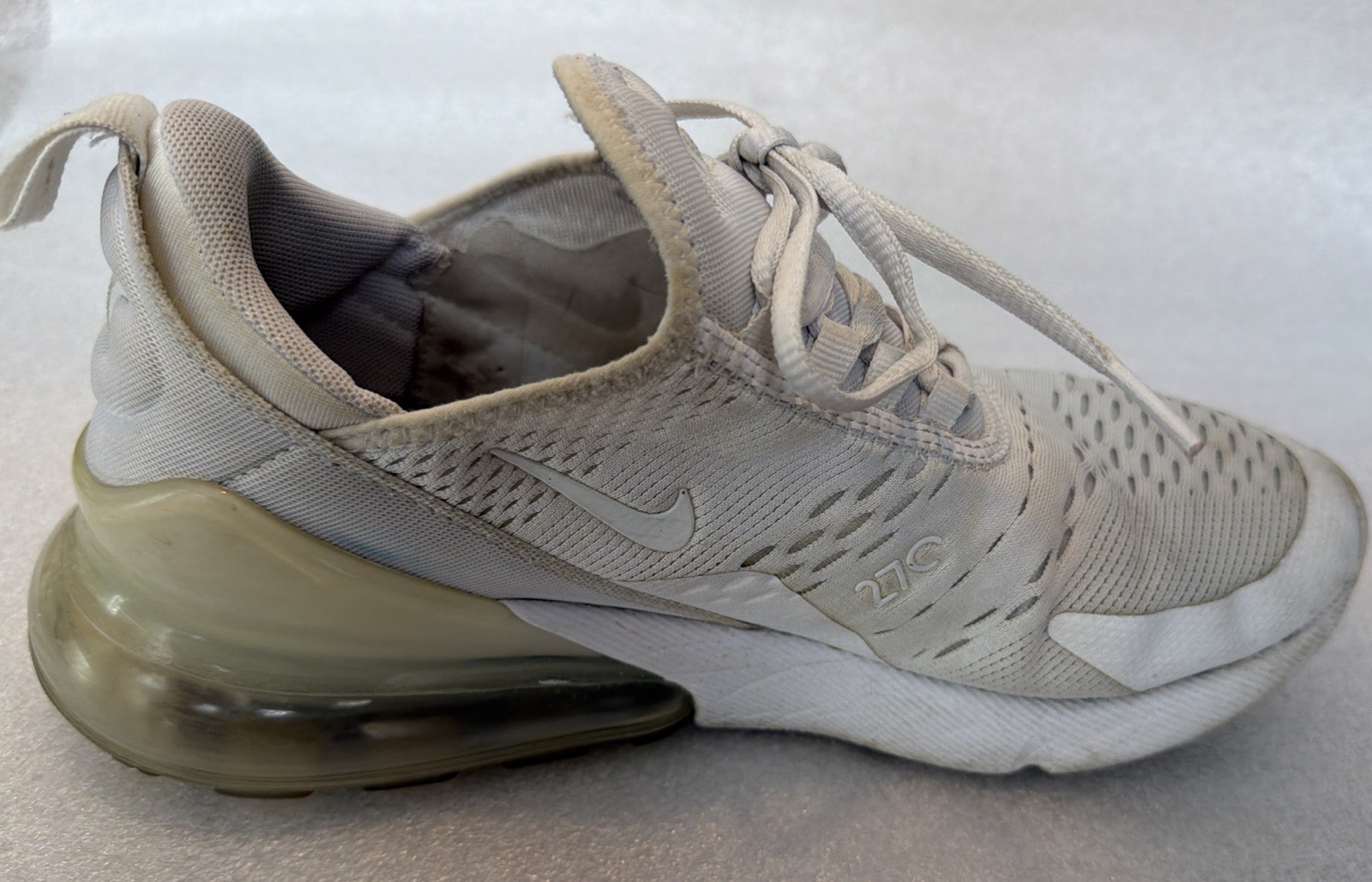 Nike Air Max 270 Women’s Sneakers White Running Shoes Size 7.5 *See Description
