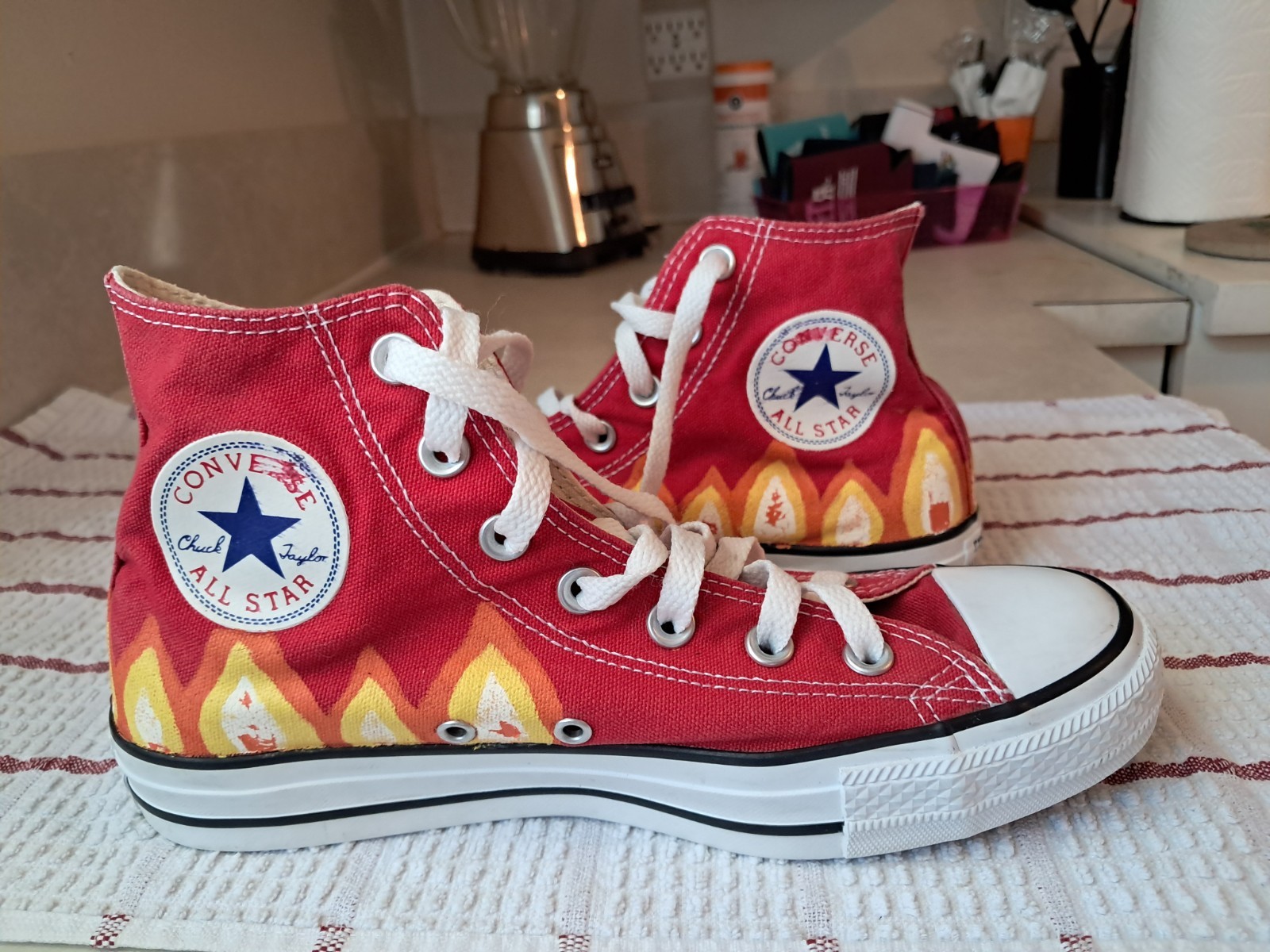 Custom Flame Converse Chuck Taylor High Tops Red Men 6 / Women 8 NEW