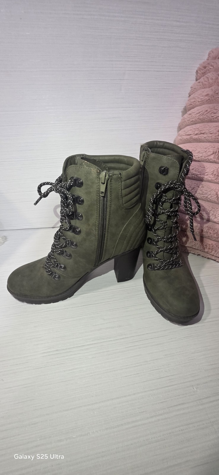 SEVEN7 Footwear Flatiron Olive Boots Women’s Size 8 Green New In Box