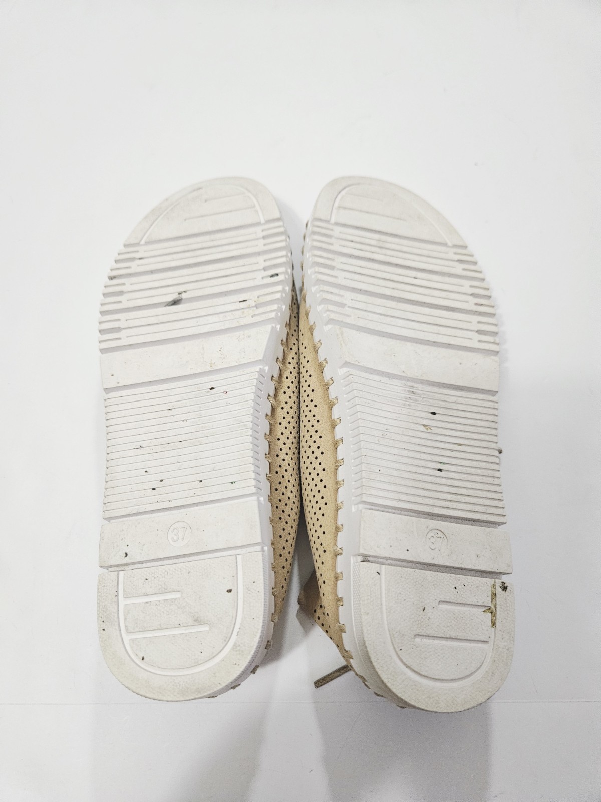 Frogg Toggs Women’s Beige Traveler’s Slip On Shoe Sz 7