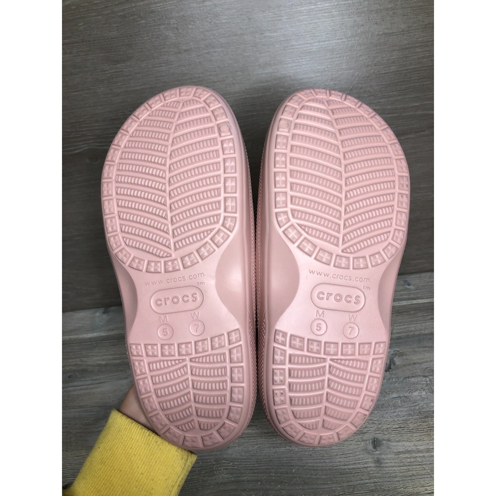 Crocs Baya Slide Sandals Womens Sz mens 5 womens 7 Comfort Slip On Casual