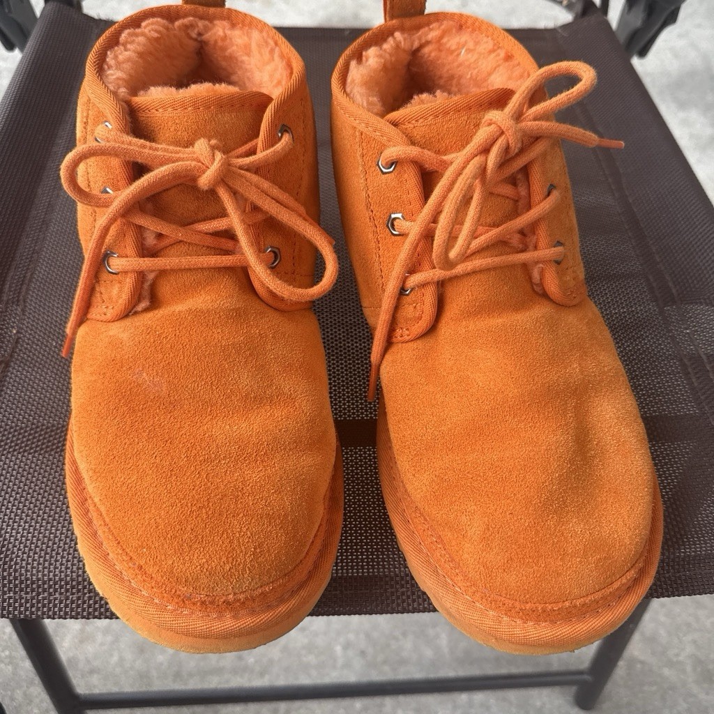 UGG Orange Suede Lined Chukka Ankle Boots Lace Up Round Toe US 8