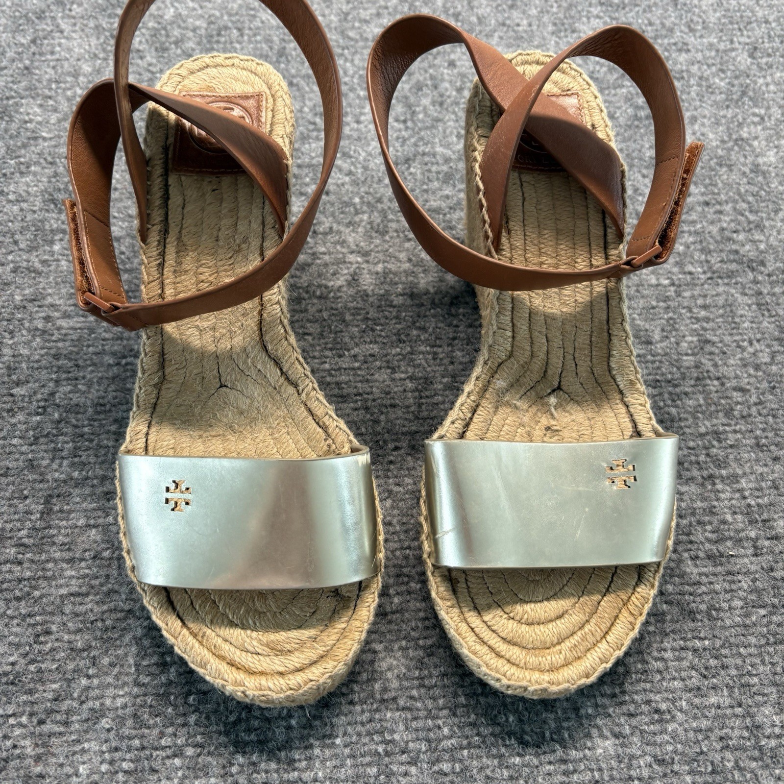 Women’s Tory Burch Real Leather Women’s Size 9 Beige and Brown Heels 0646