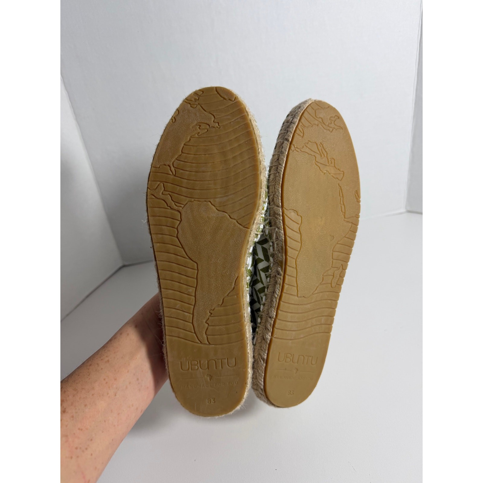 NWOB Ubntu Espadrilles Green Chevron Print Womens Size 7