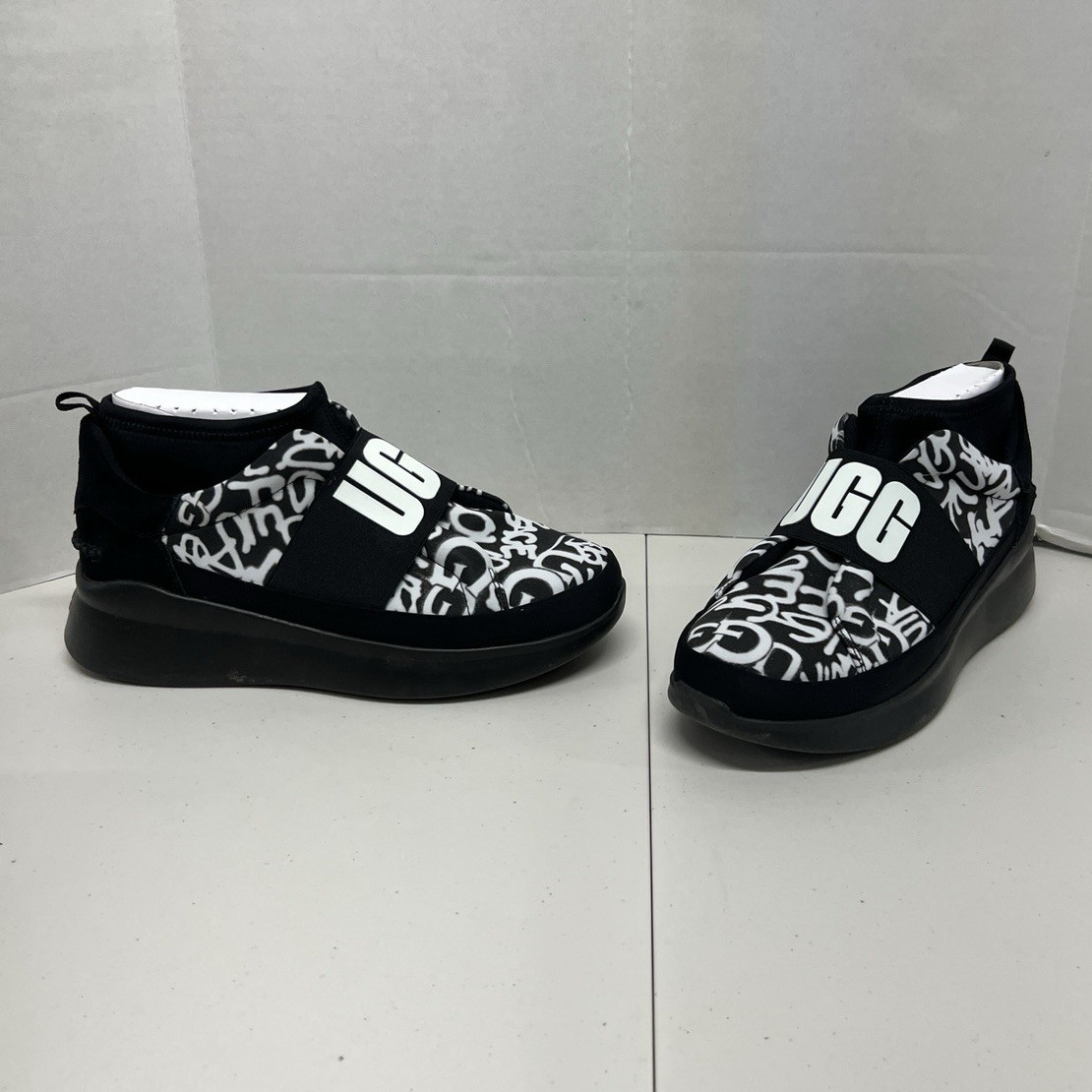 UGG Neutra Sneaker Graffiti Pop Size 9 Women
