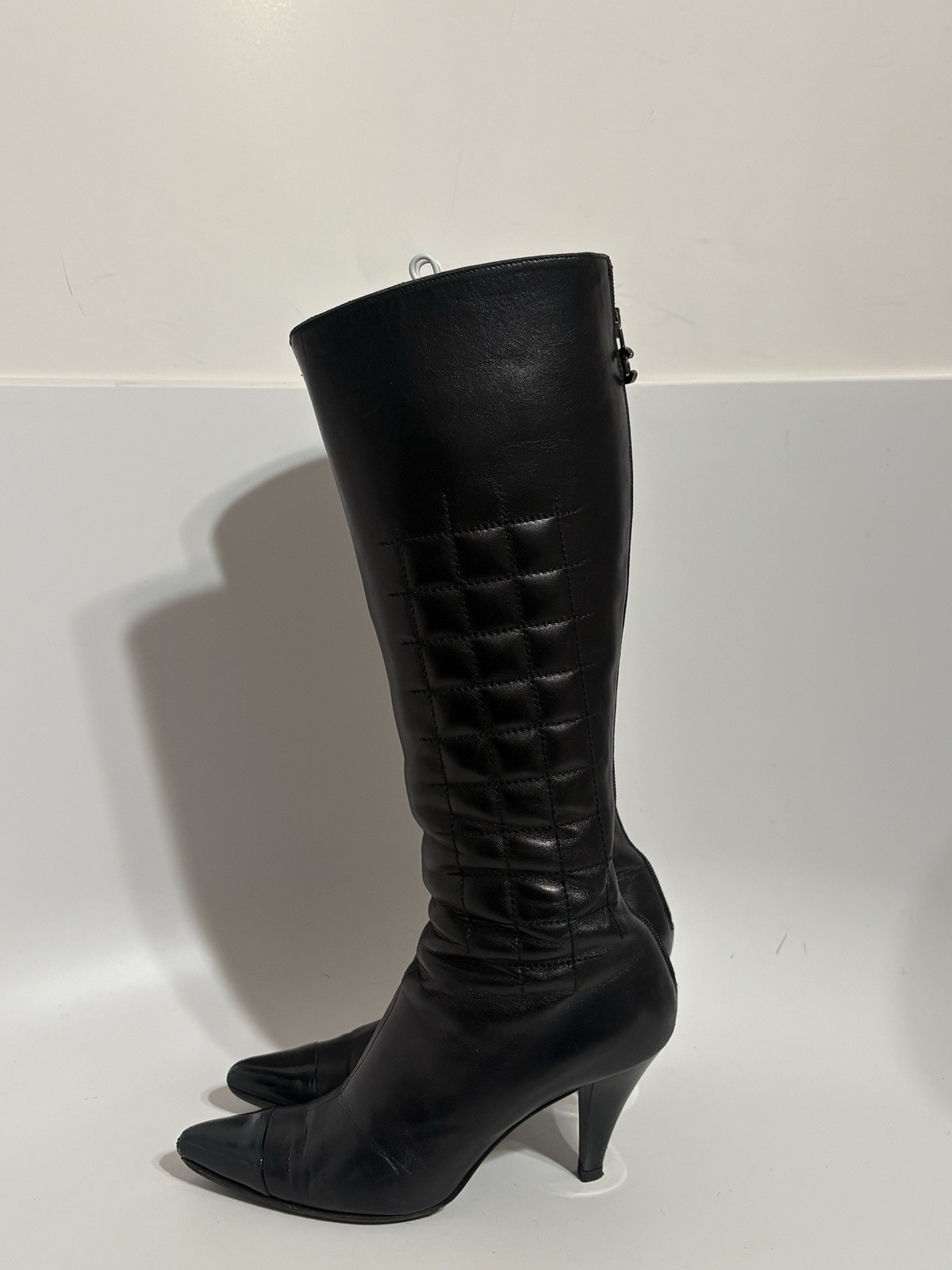 Vtg Chanel Black Quilted Leather CC Logo Zipper Pull Boots 36