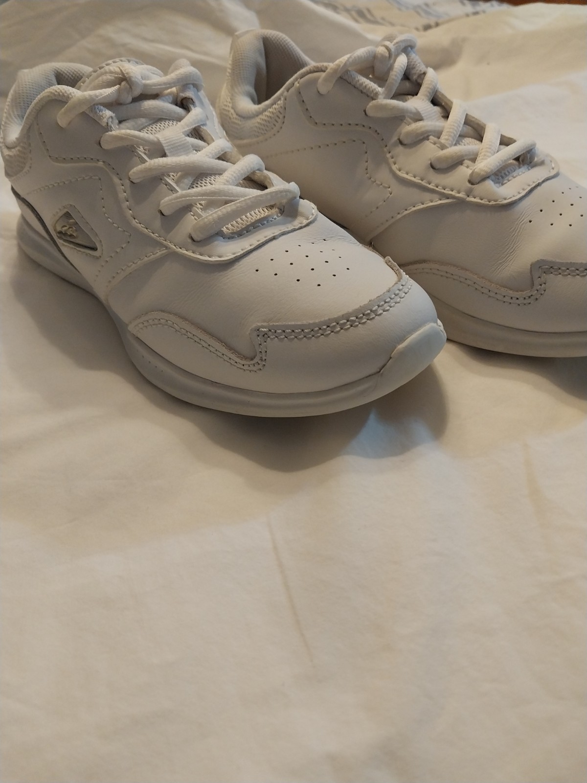 White Cheer Shoes BCG Leather Size 3