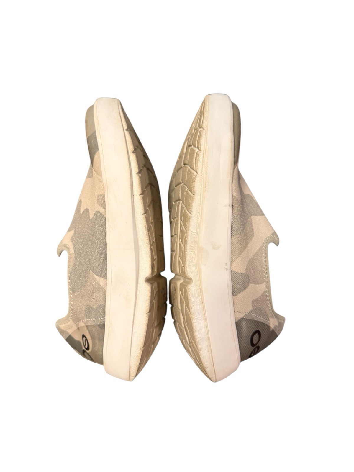 OOFOS OOmg eeZee Low Camo Canvas Slip On Casual Recovery Shoes Women’s Size 6