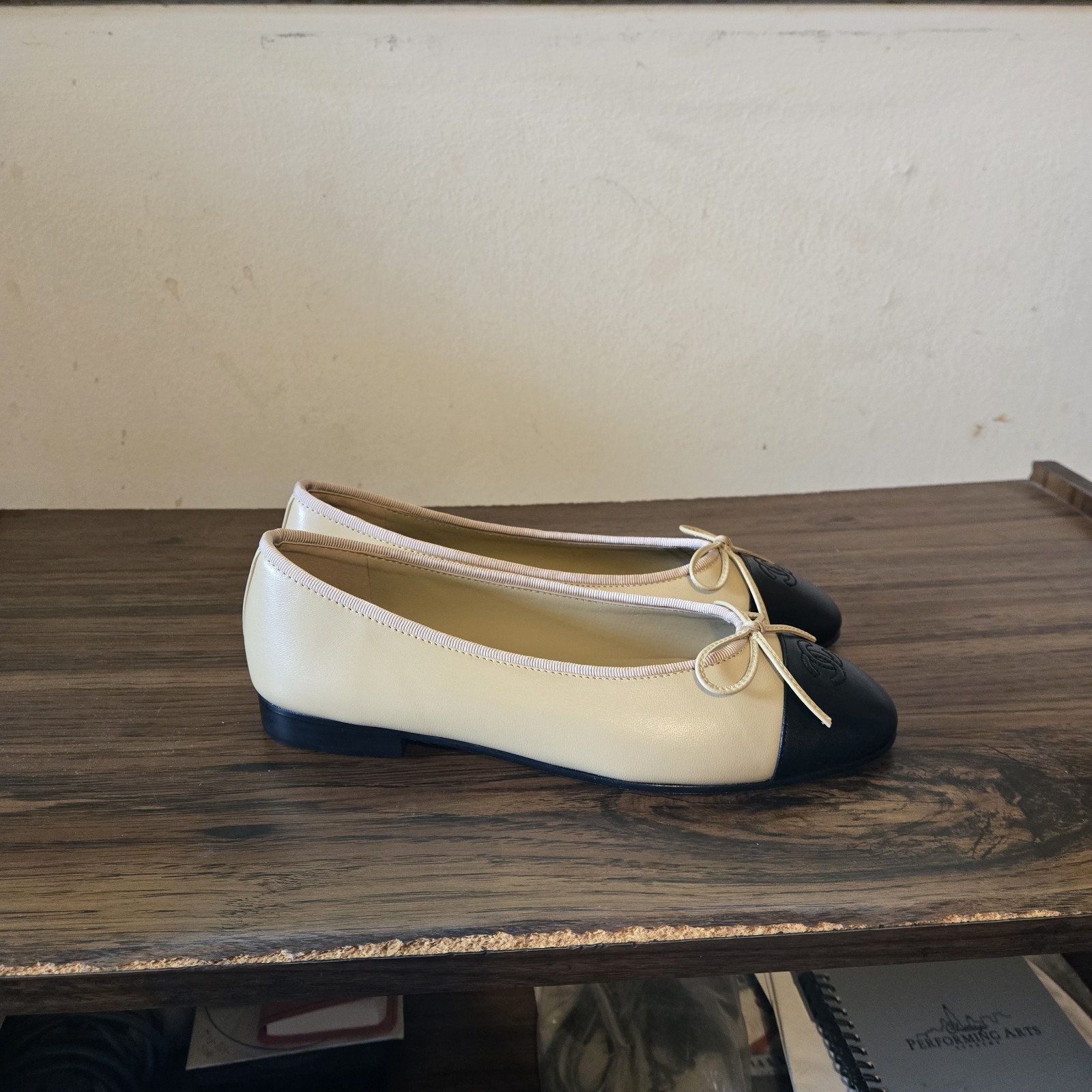 Chanel Ballerina Lambskin Leather Ballet Women’s Flats Size 9 – Beige/Black