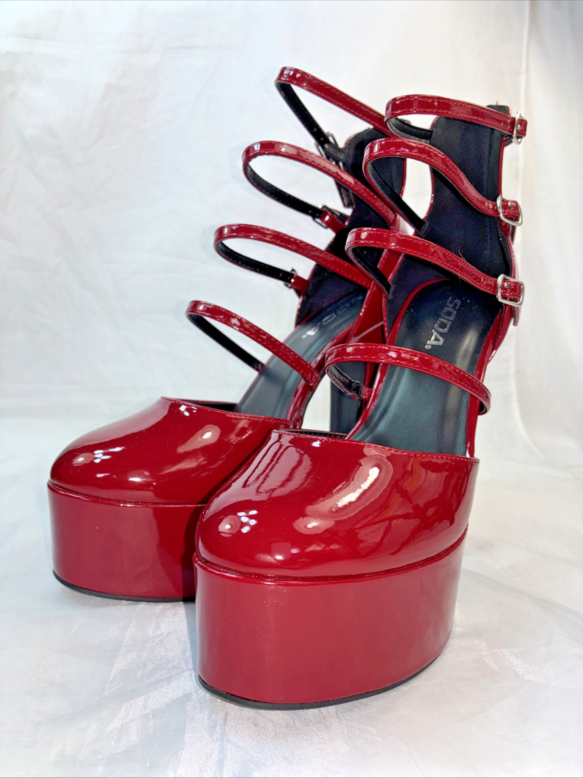 SODA-ASHBY 4 STRAP PLATFORM PUMP D-RED PATENT MARY JANES 6″ Hi-Chunky Block Heel