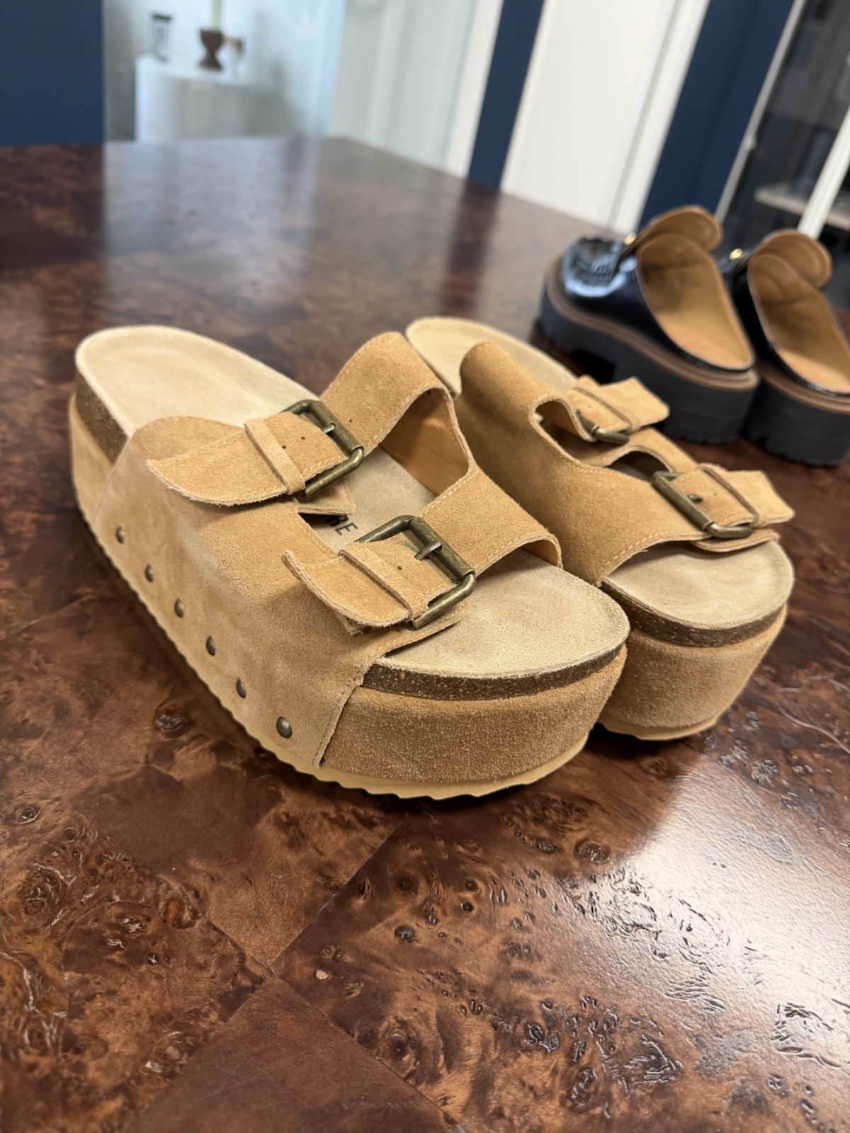 cushionaire guru platform sandals leather footbed women’s shoe size 7.5