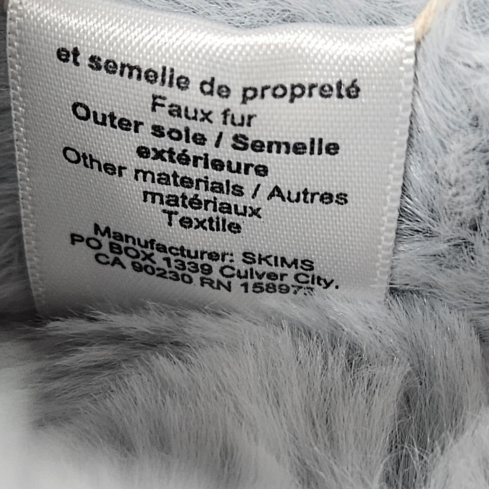 NEW SKIMS Faux Fur Slippers Gray Sz 39 Comfy Lounge Fluffy Cozy