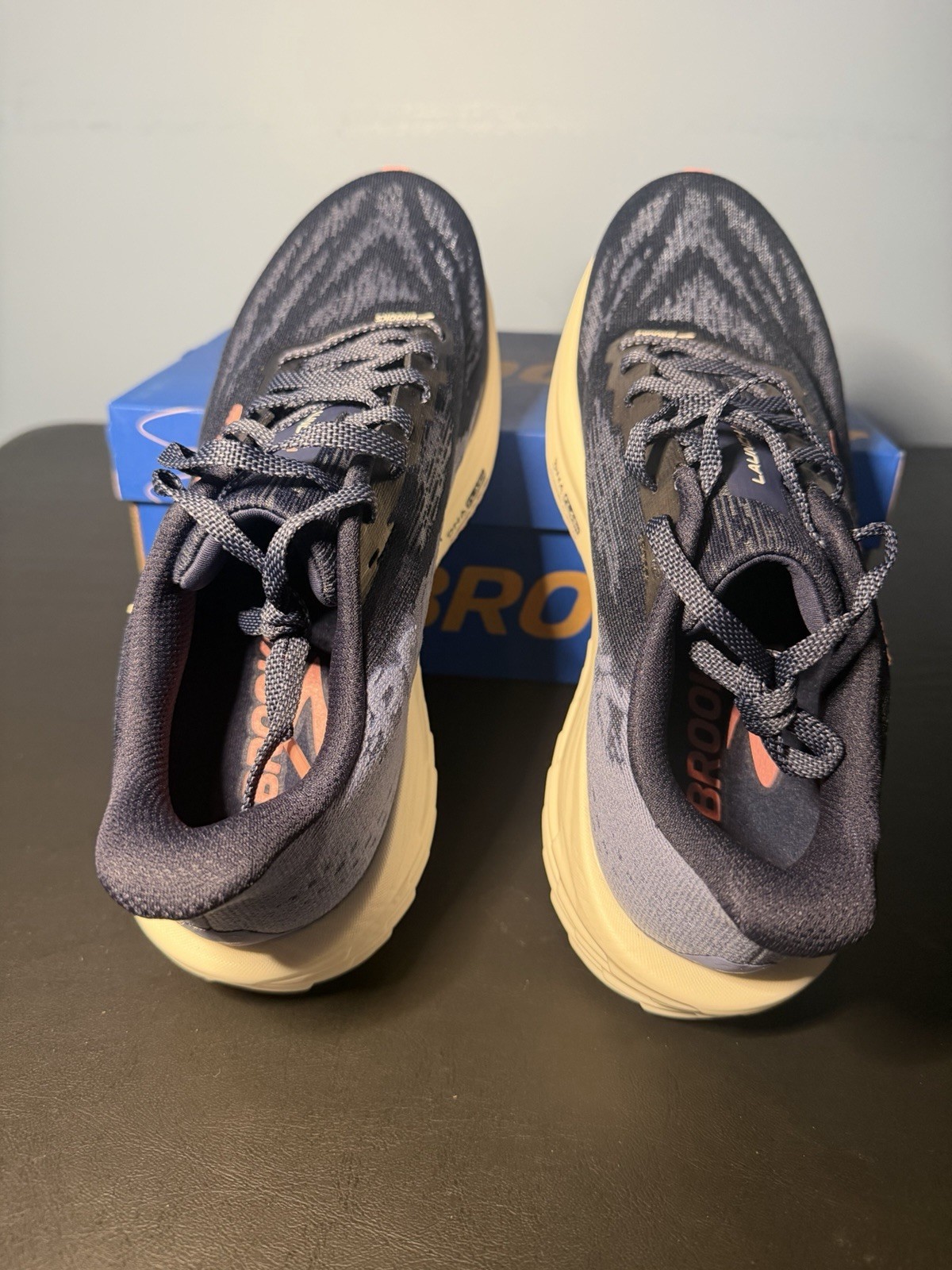 Brooks Launch 11 Peacoat/Blue/Peach Woman’s 9.5. Model 120439 1B 483