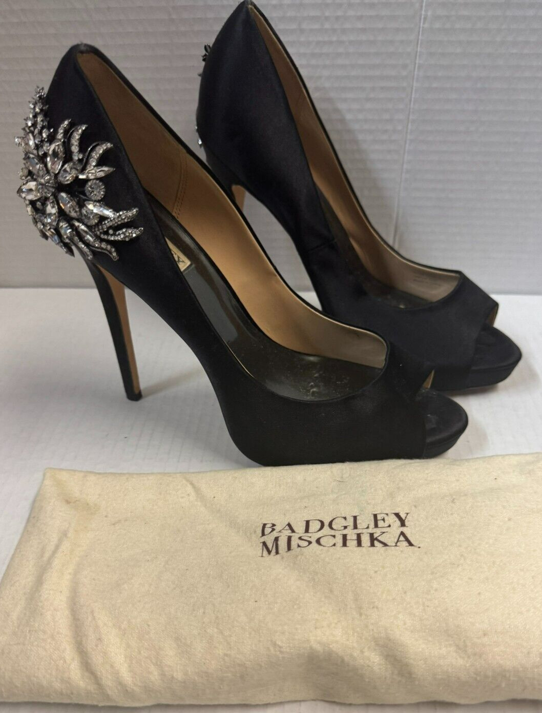 Badgley Mischka Kiara Black Satin Rhinestone Women’s Pump Peep Toe Heels Size 10