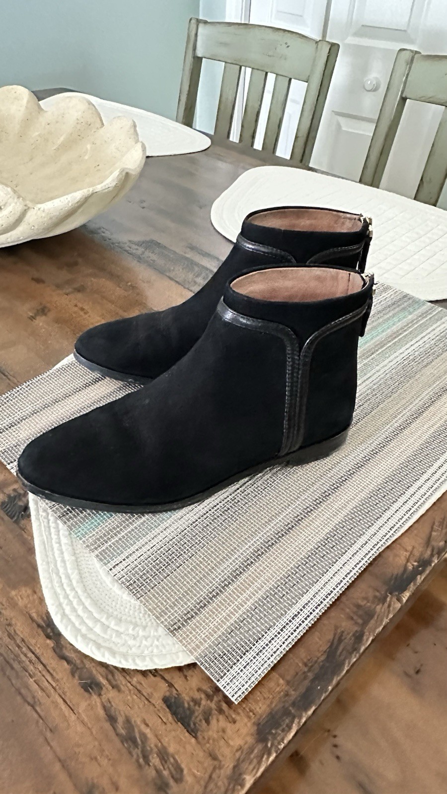 Louise Et Cie Black Leather Ankle Boots Size 6 M Modern Minimalist Contemporary