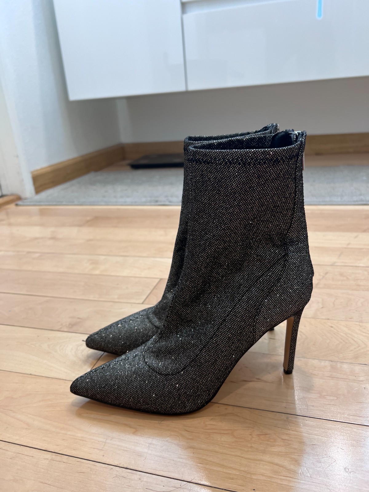 Jewel Badgley Mischka Finley Black Silver Glitter Ankle Boots Booties Womens 6.5