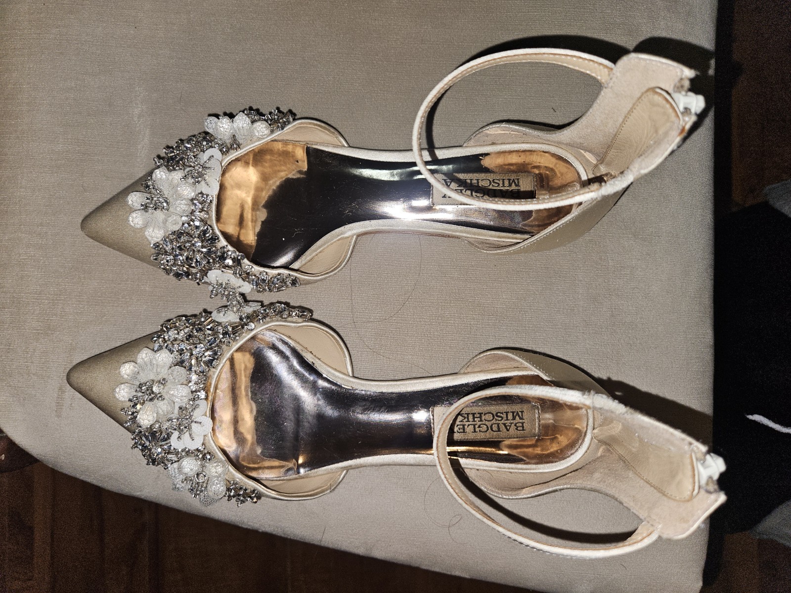 Badgley Mischka Champagne ivory beaded rhinestone Bridal Flats – Sz 6