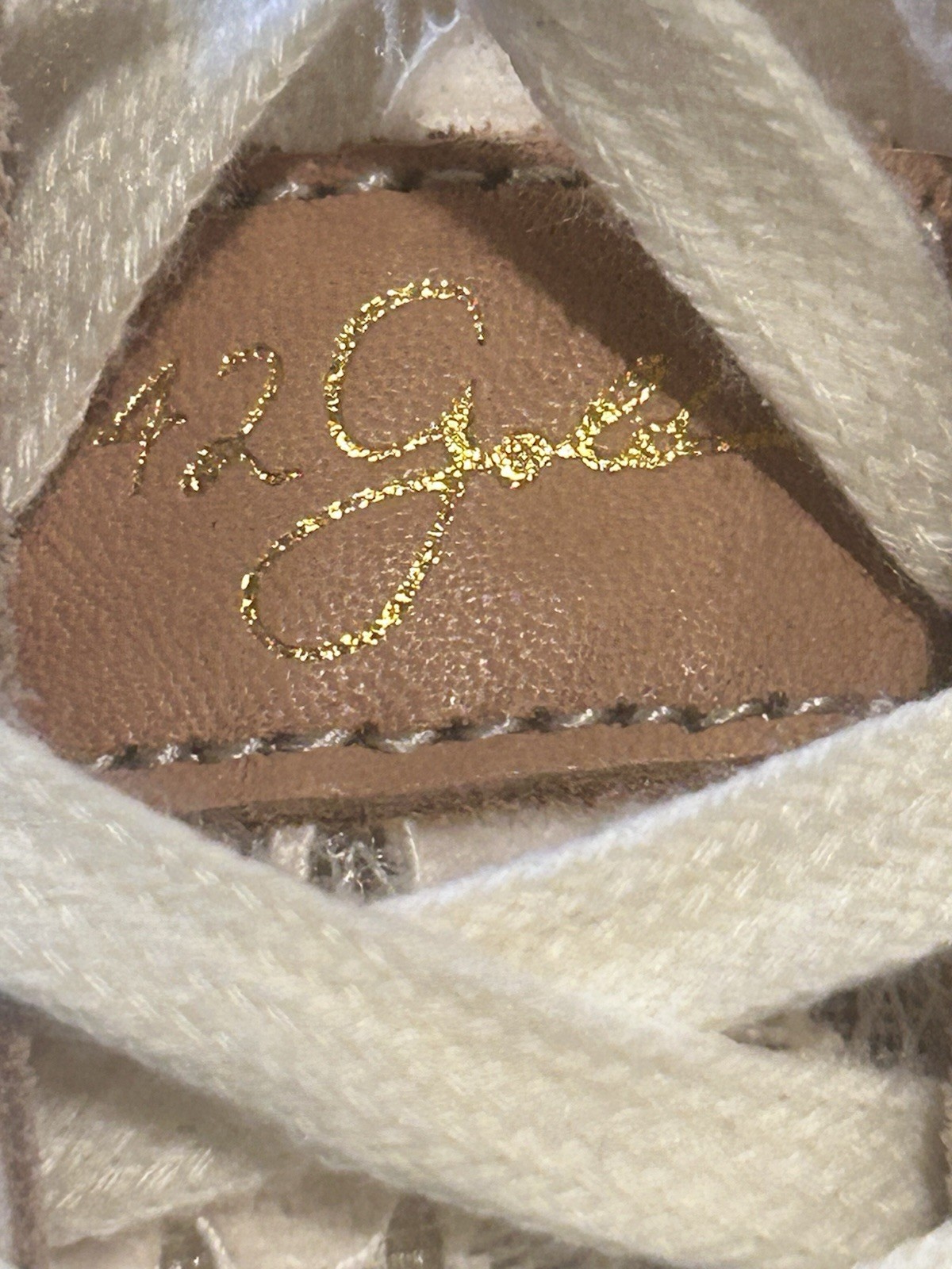 Women’s Designer Tennis Shoes Sz 9.5 Tan Platform Eyelet Lace 42 Gold Boho Hippy
