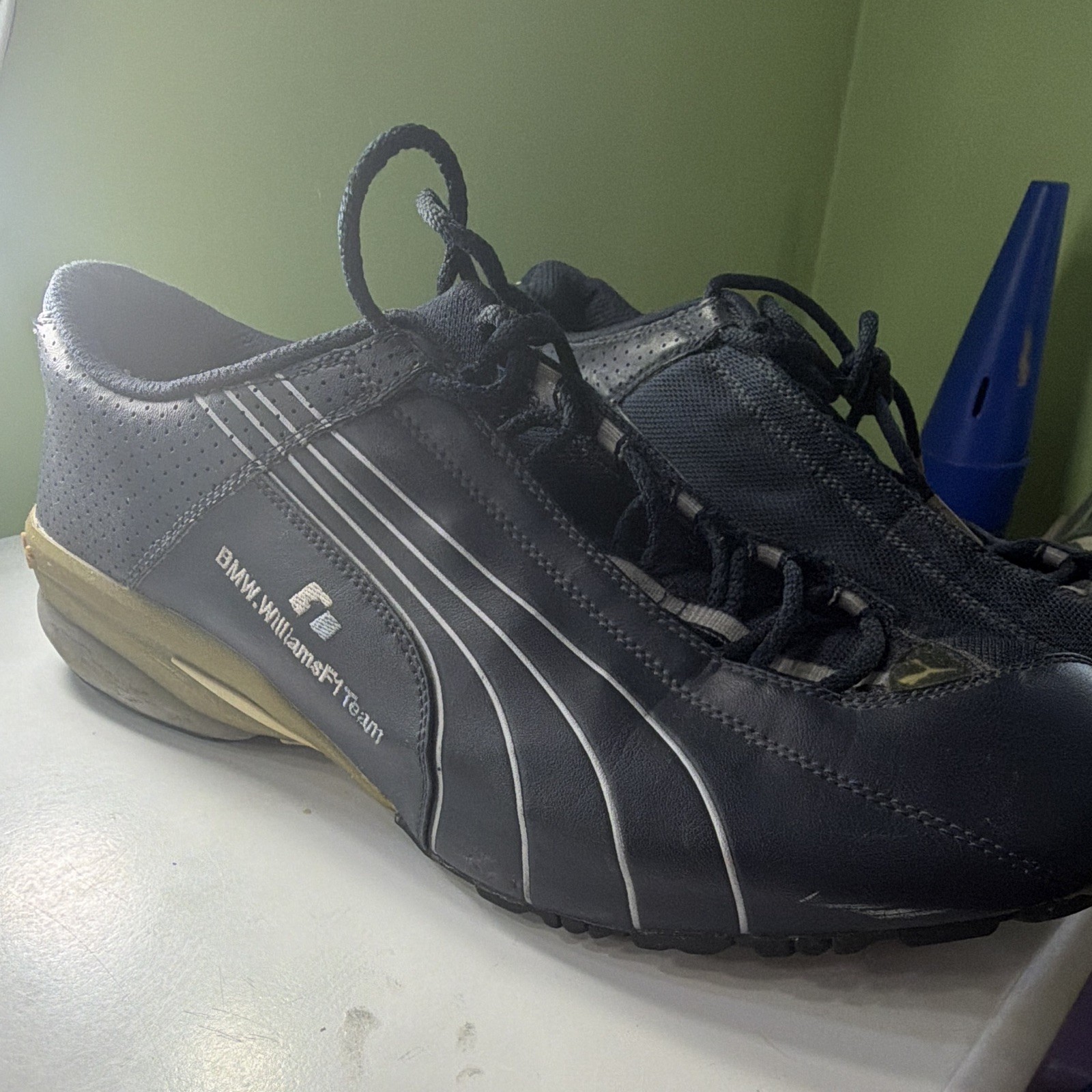 PUMA BMW Williams F1 Team Track Training Men’s Low Top Lace-Up Sneakers