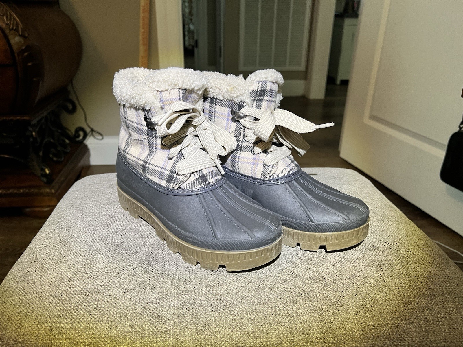 OZARK TRAIL WOMENS SNOW BOOTS, GRAY AND GRAY & IVORY PLAID Sz 7