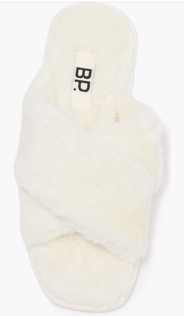 NWT Nordstrom Women’s BP Mae Cross Strap Slippers Ivory Faux Fur Size XL