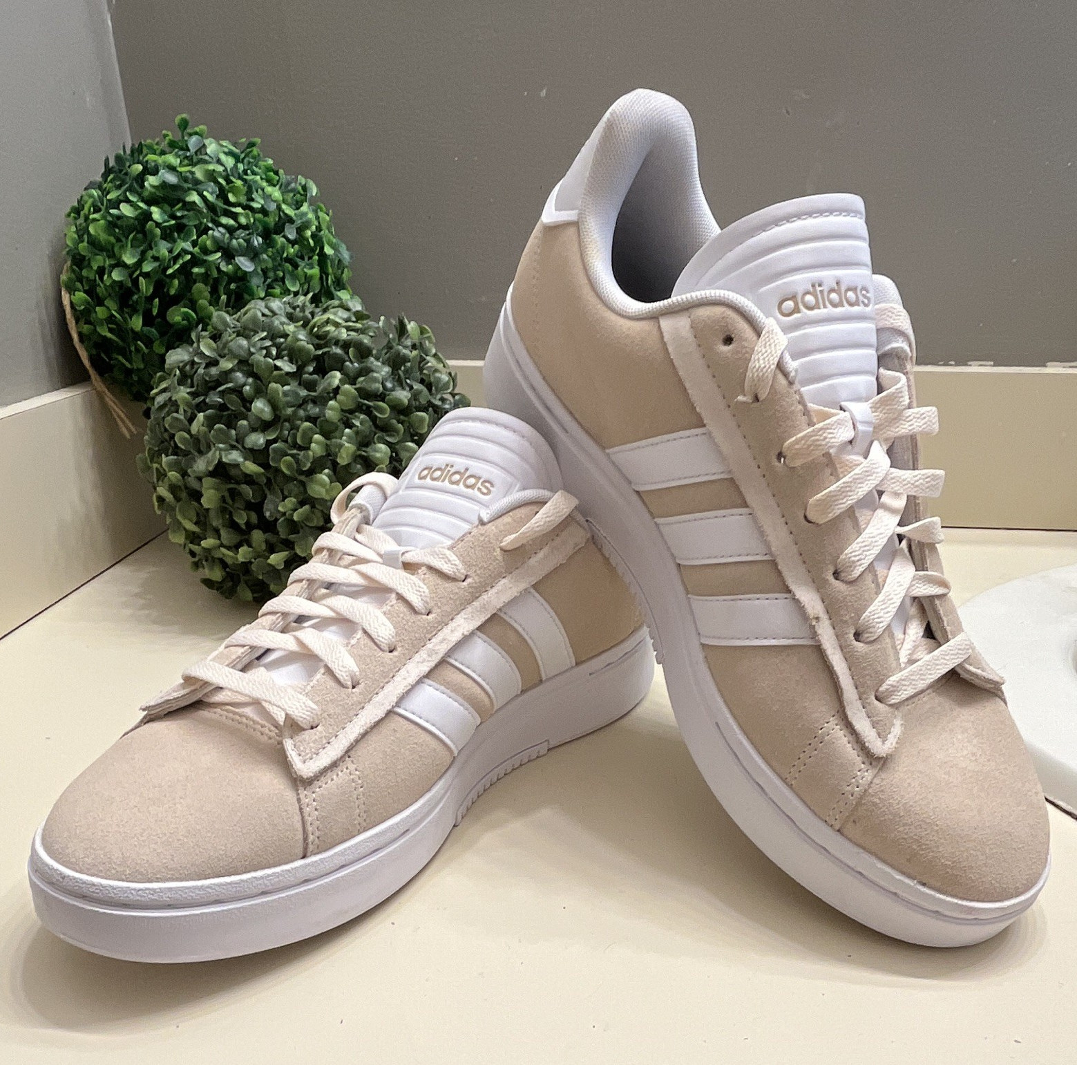 adidas Grand Court Alpha Wonder White/Magic Beige Leather Low Top Comfort SZ 11