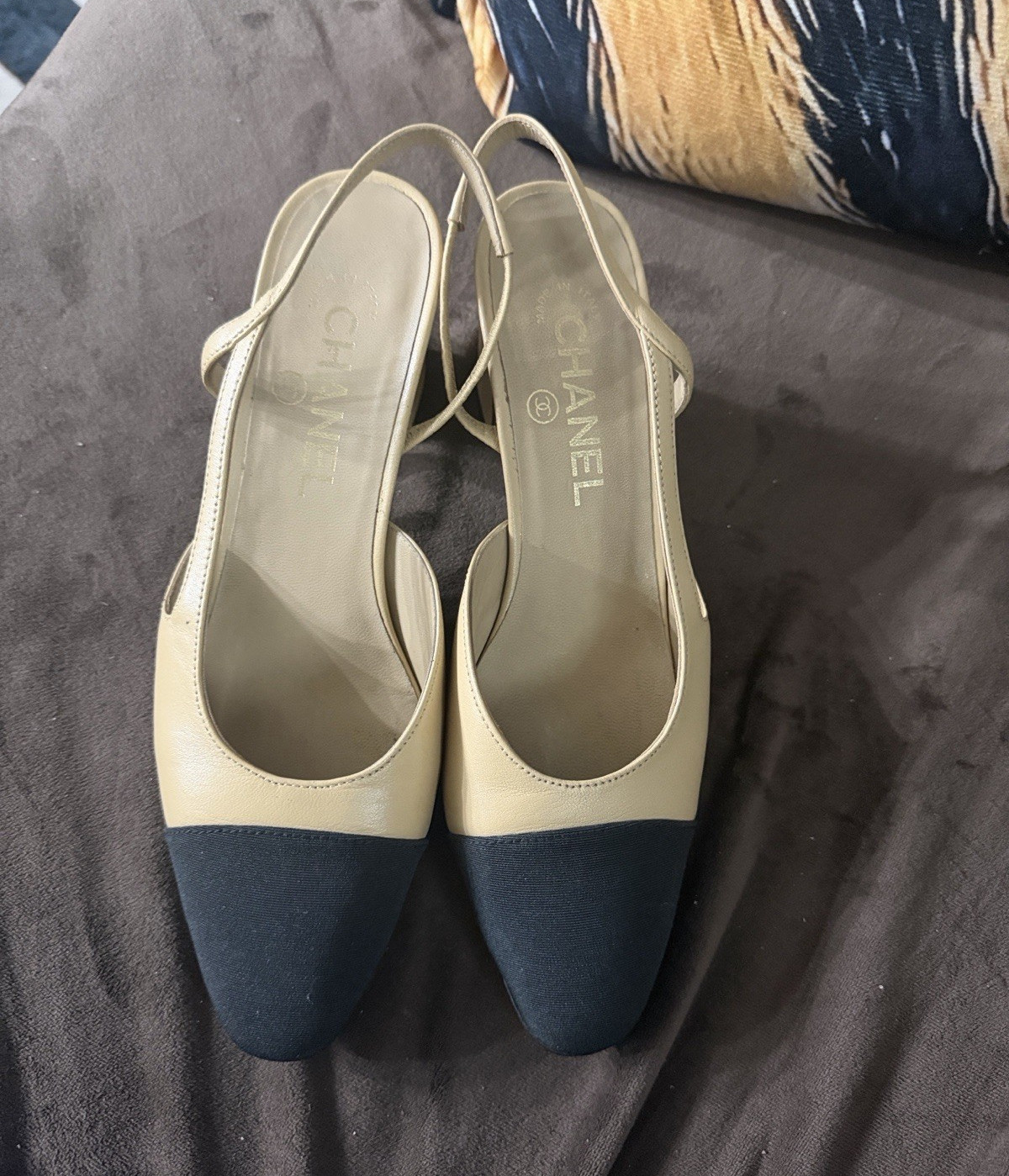 CHANEL Beige/Black Leather Cap Toe Slingback Flats Almond Toe Womens US 8 C
