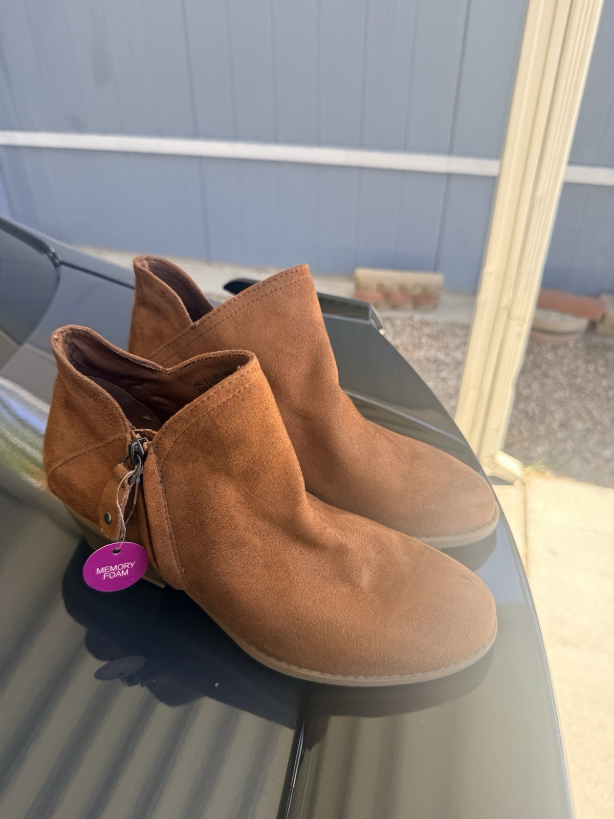 SO Soothe Women’s Brown Microfiber Ankle Bootie Round Toe Zip Memory Foam 8.5M