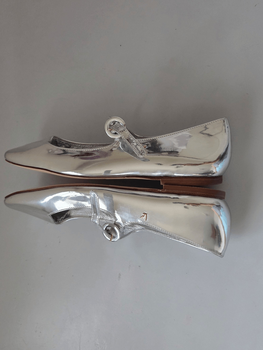 Larroude Blair Ballet Flats in the vibrant Silver Specchio Women’s 7.5 $325