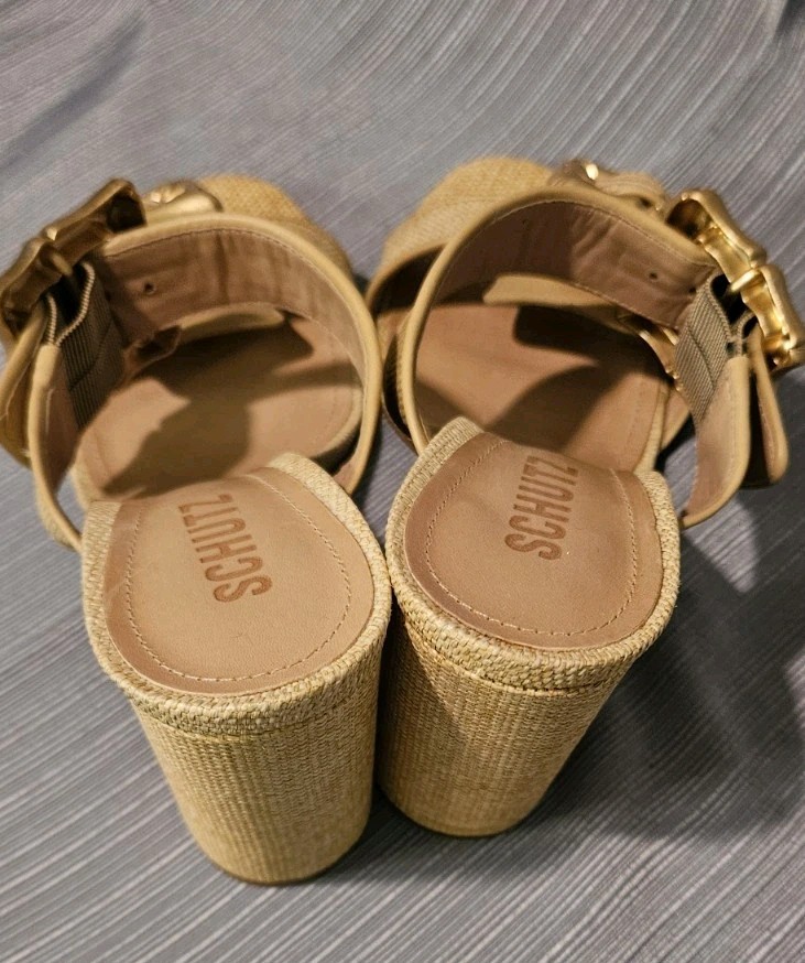 Schutz Enola 8.5/9 B Natural Raffia Leather Double Strap Gold Tone Buckles Heels