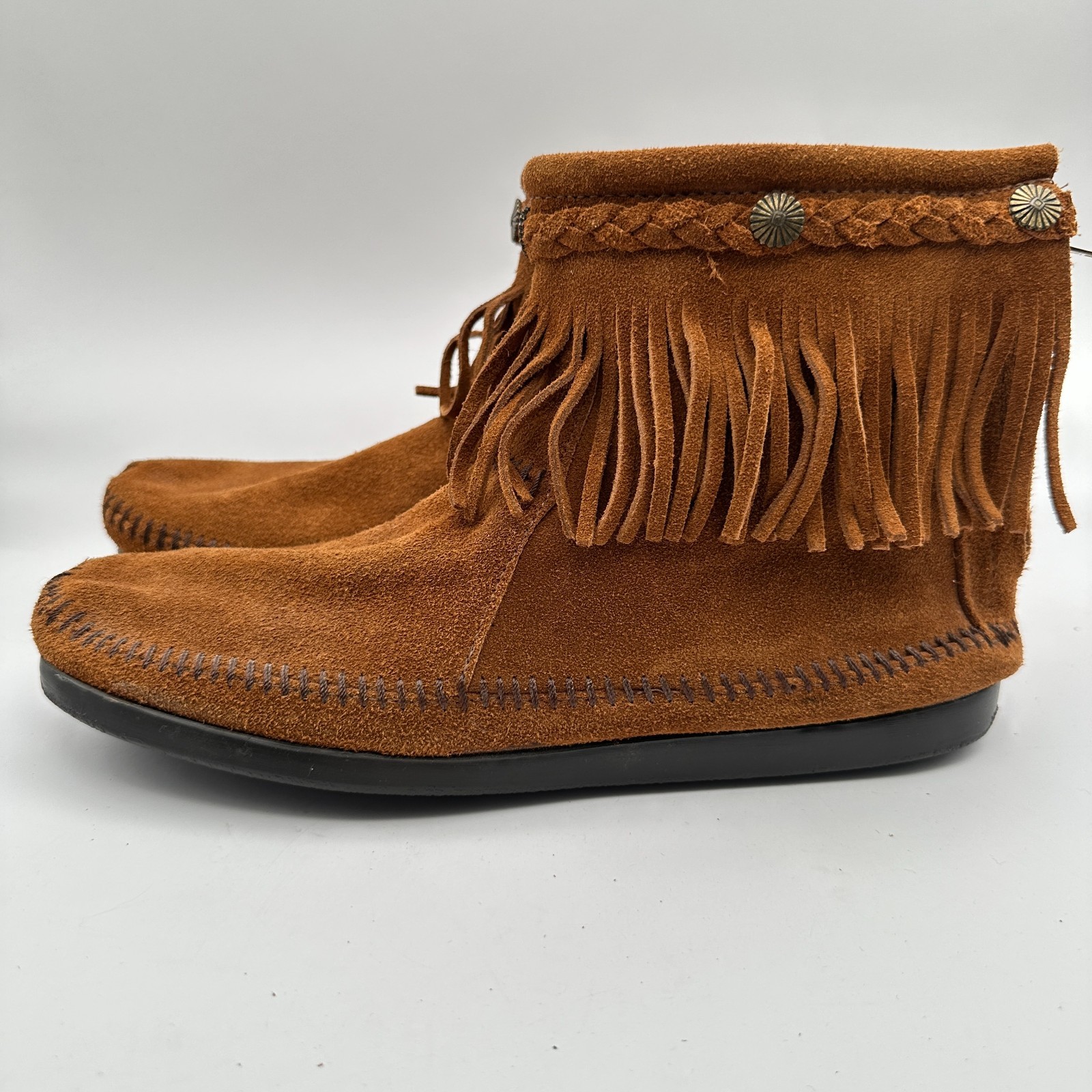 MINNETONKA Brown Suede Fringe Boots Ankle Concho Braid Zip Size 10 Hard Soles