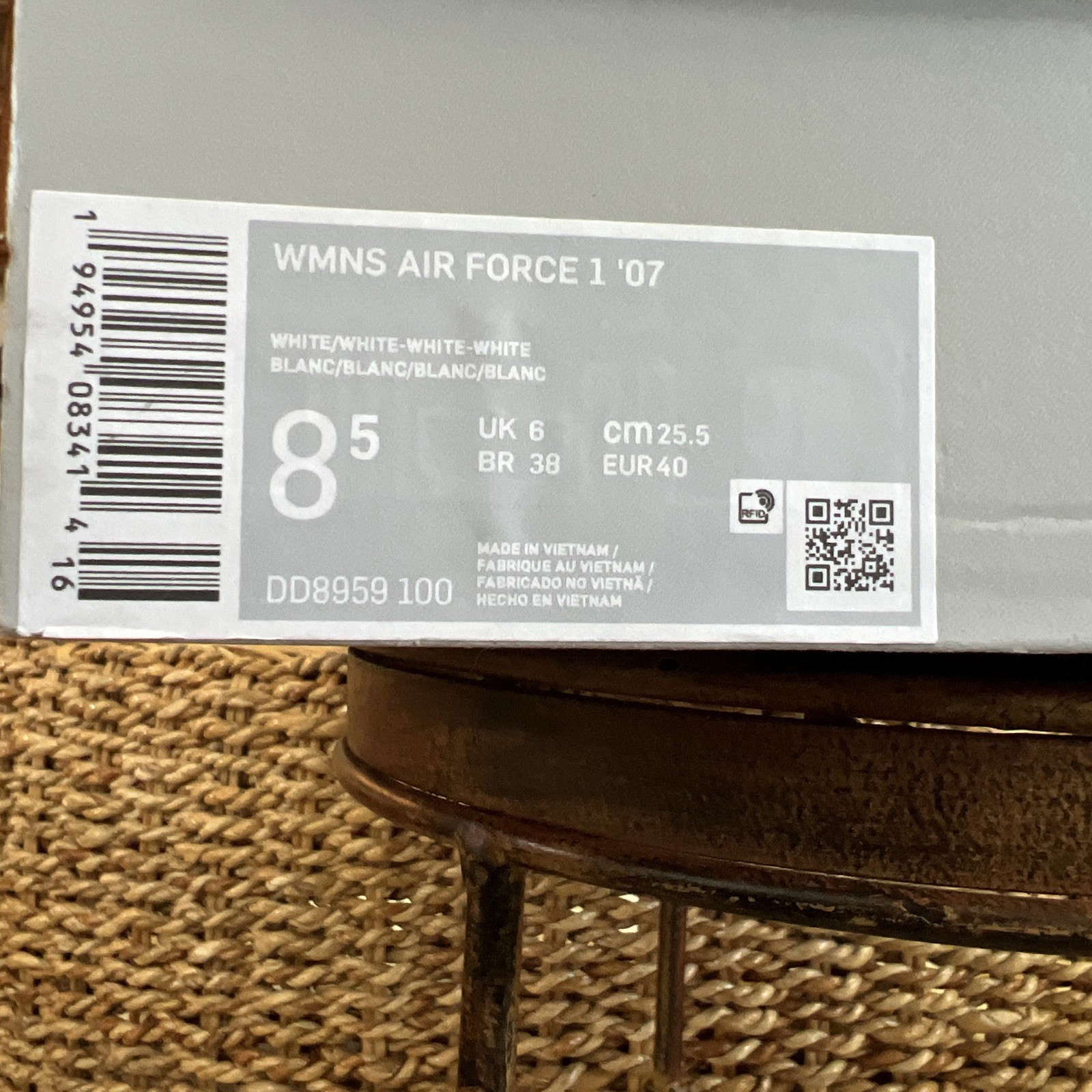 Size 8.5 – Nike Air Force 1 Low White 2018 DD8959-100 W. Womens